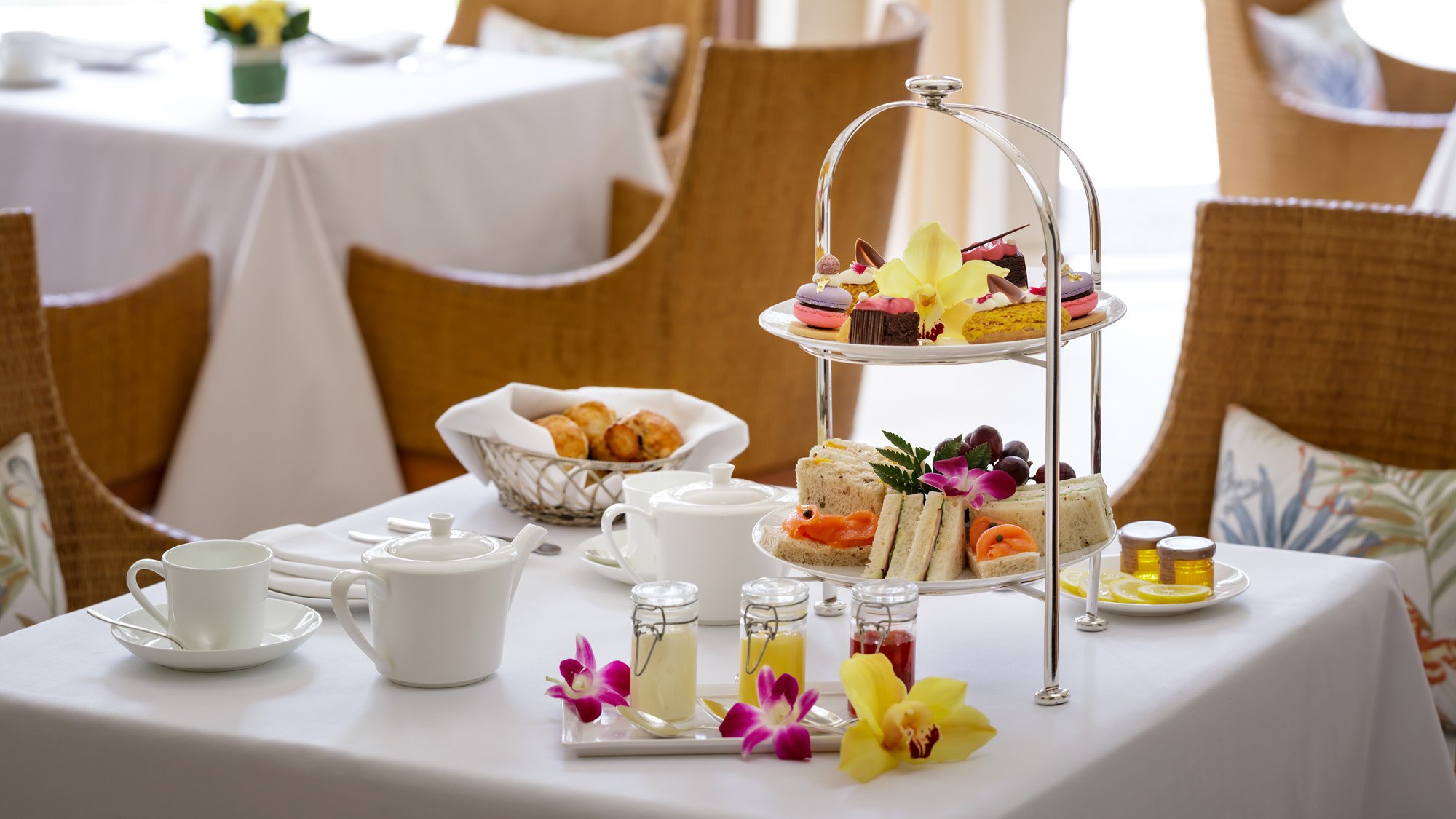 Halekulani Hotel by null Halekulani Hotel by null