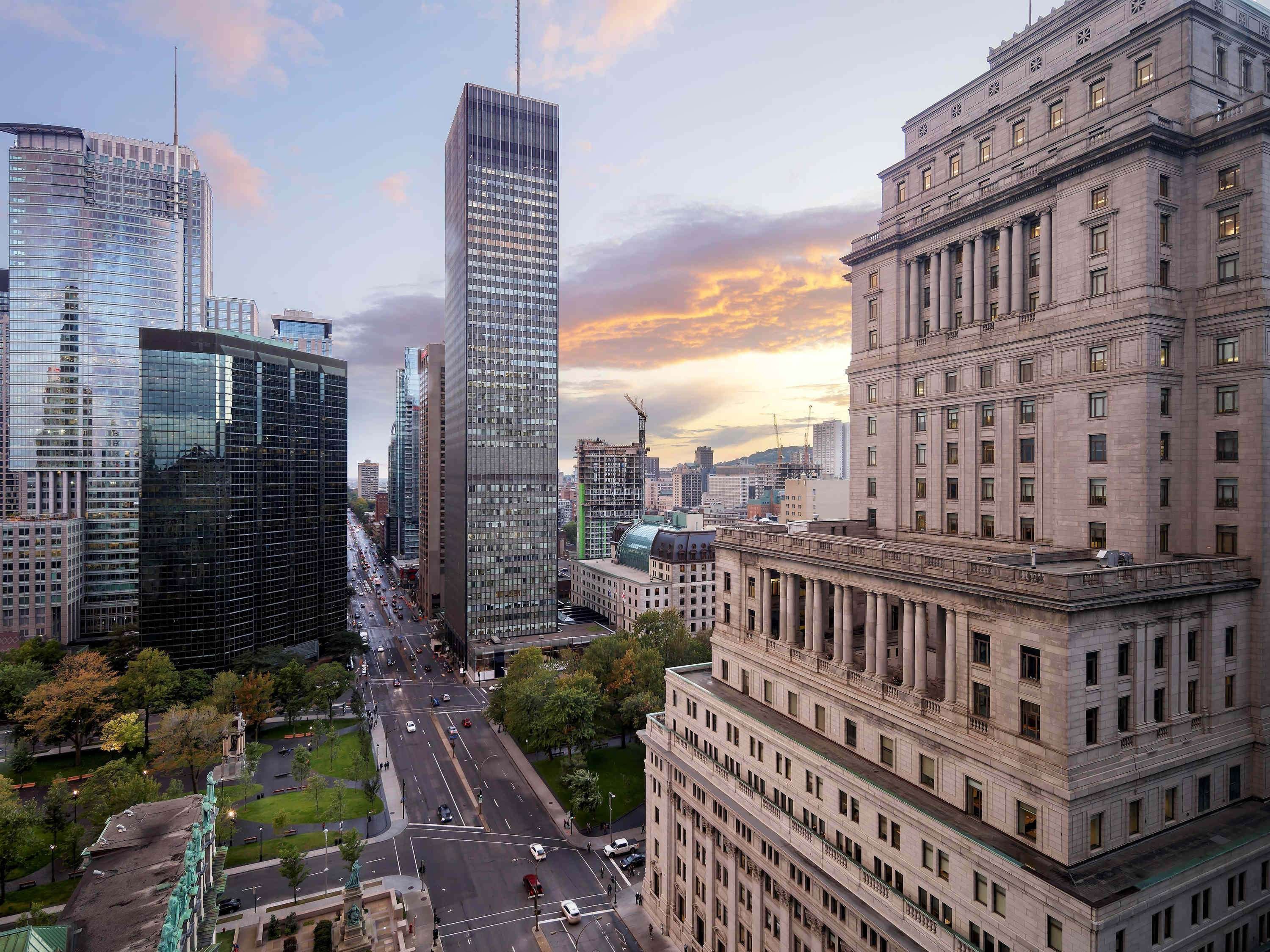 Fairmont The Queen Elizabeth by null