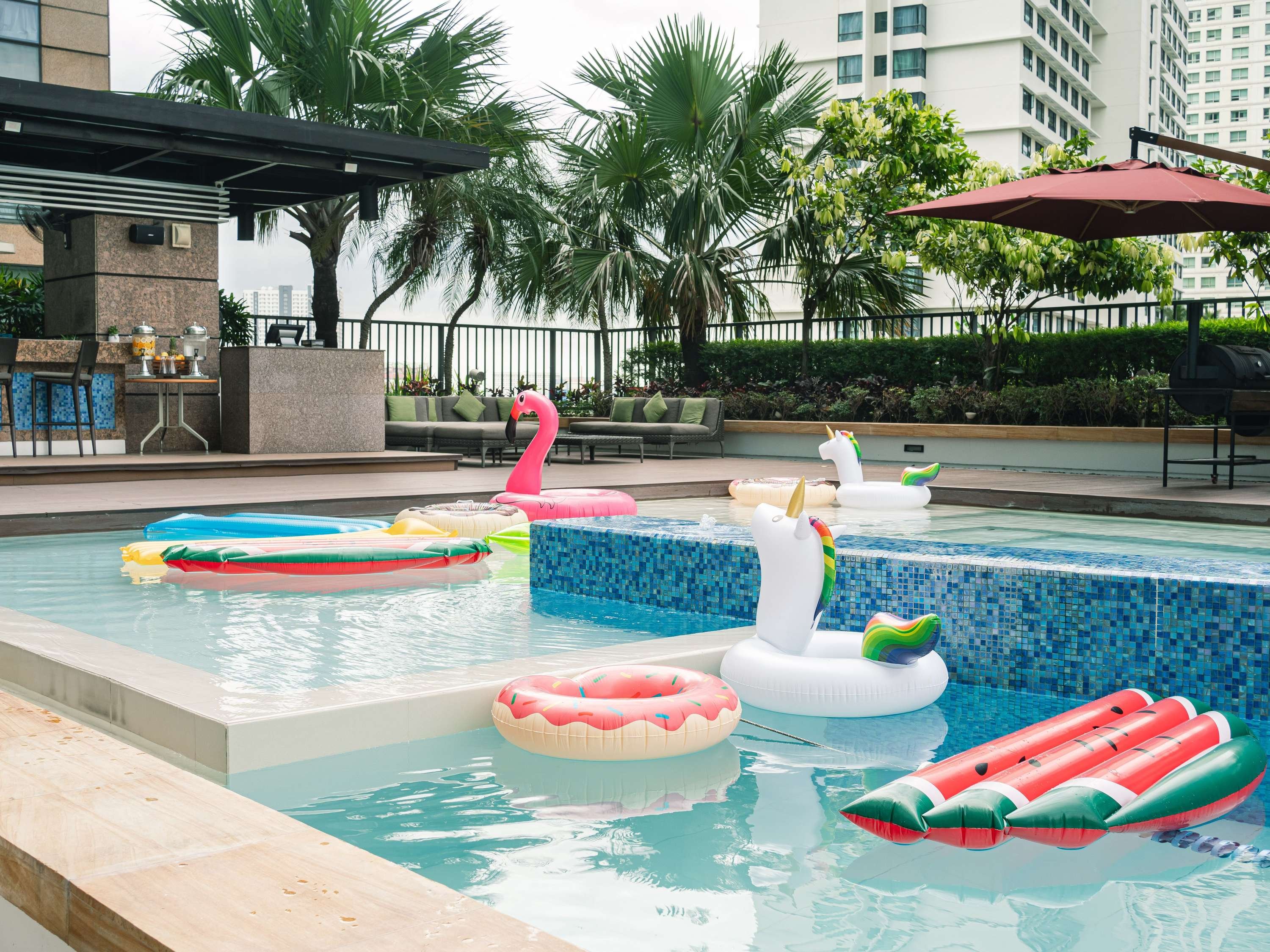 Fairmont Makati by null