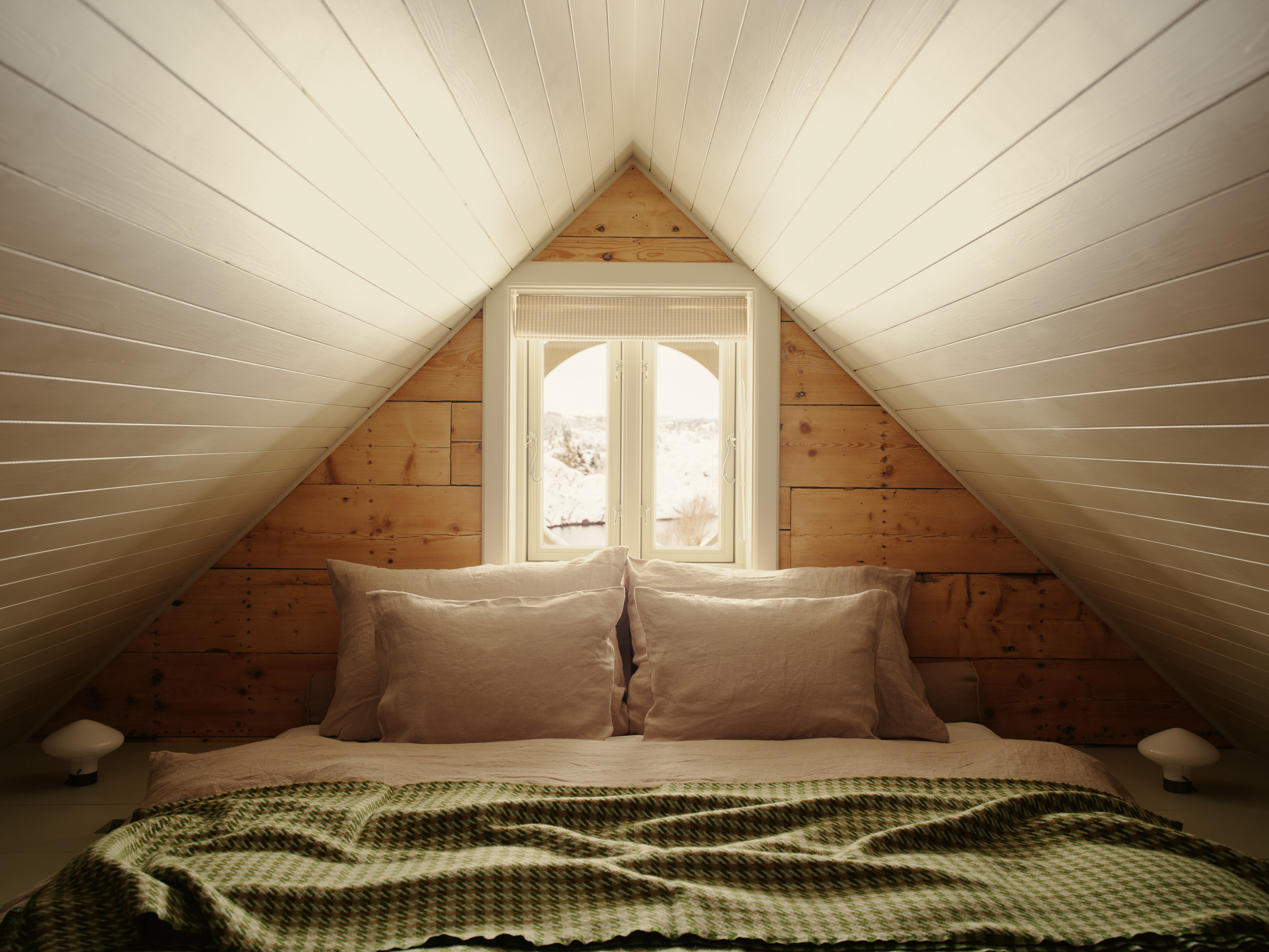 LILLØY LINDENBERG by null