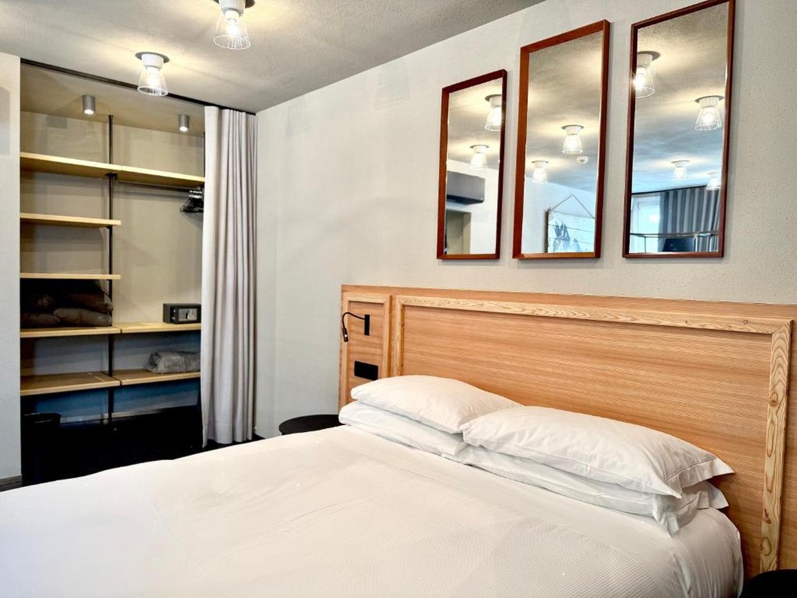 Hotel Village by null