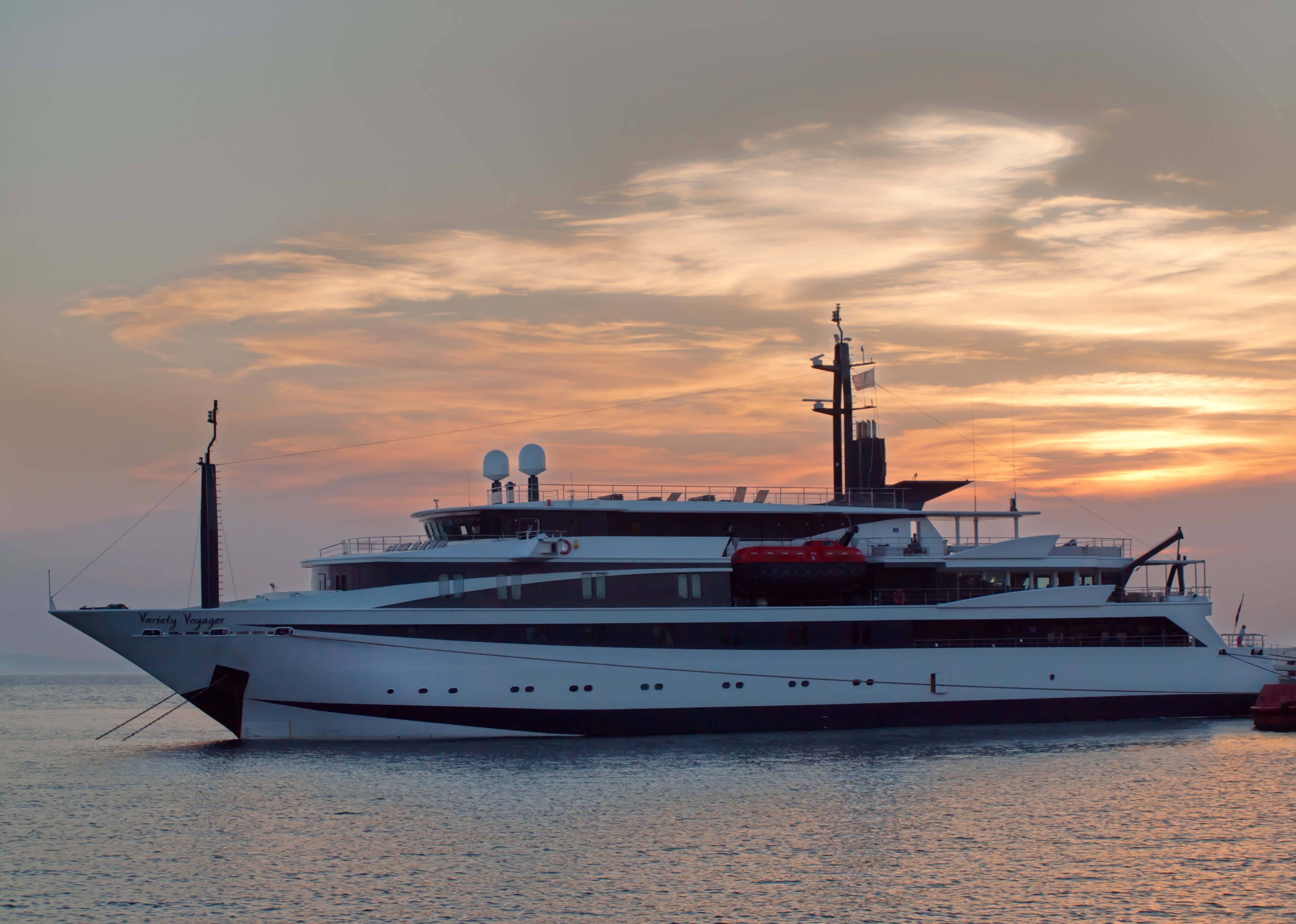 Variety Cruises by null