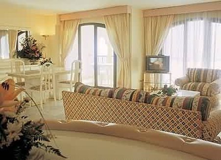 Park Plaza Suites Hotel by null
