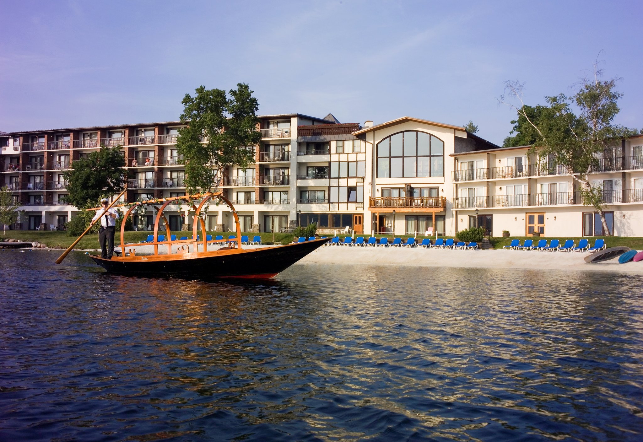 Golden Arrow Lakeside Resort image