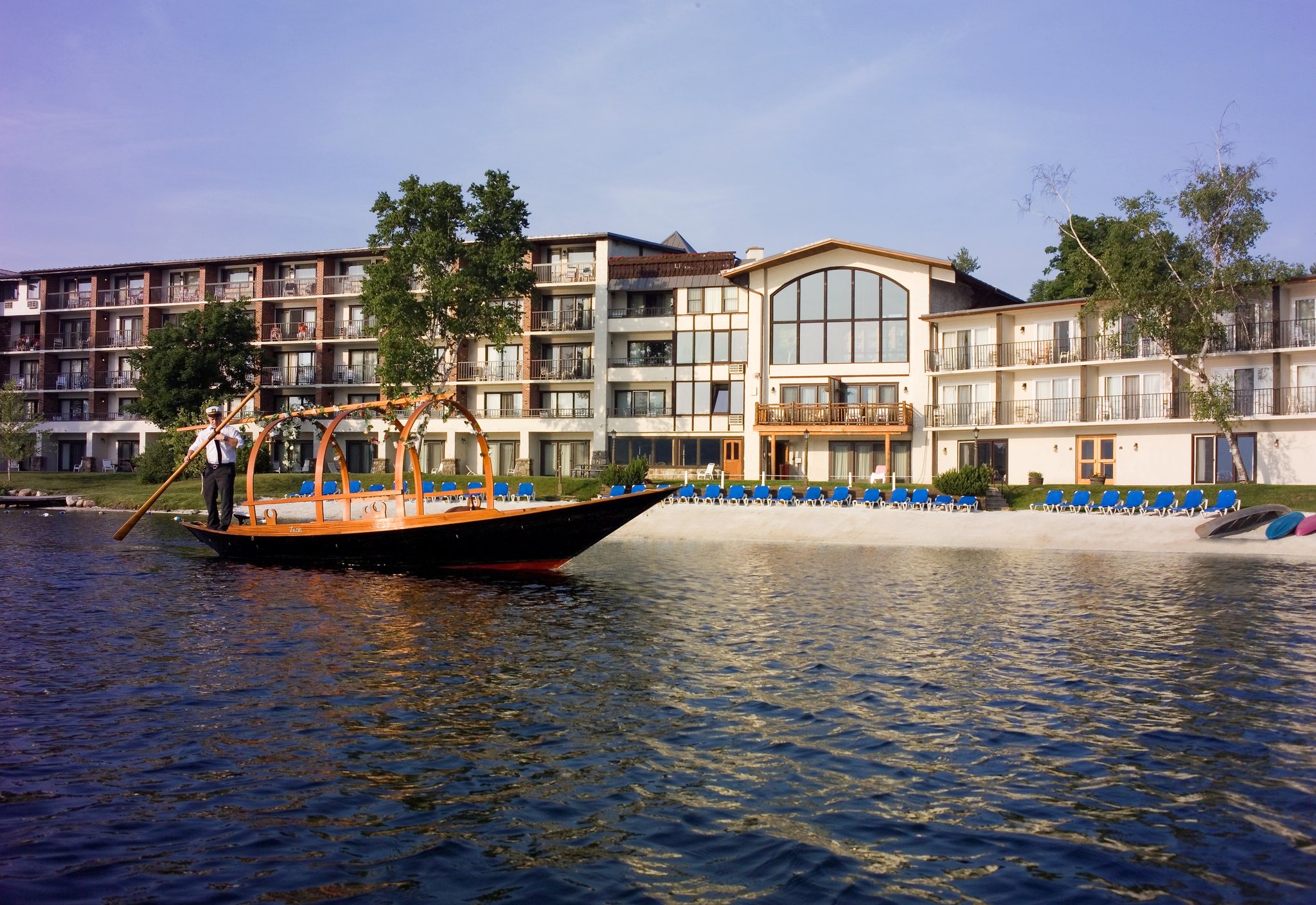 Golden Arrow Lakeside Resort by null