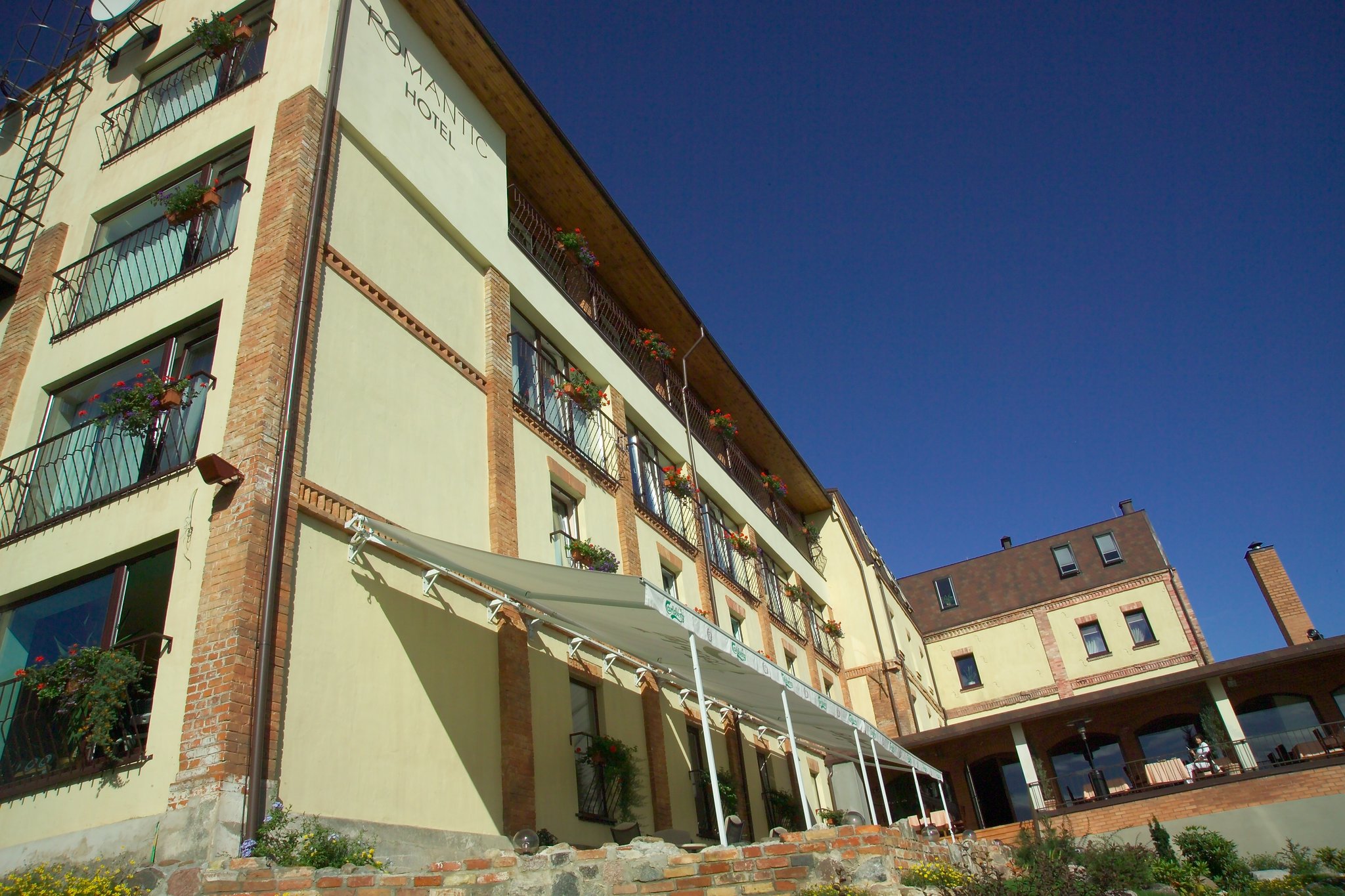 ROMANTIC Hotel by null