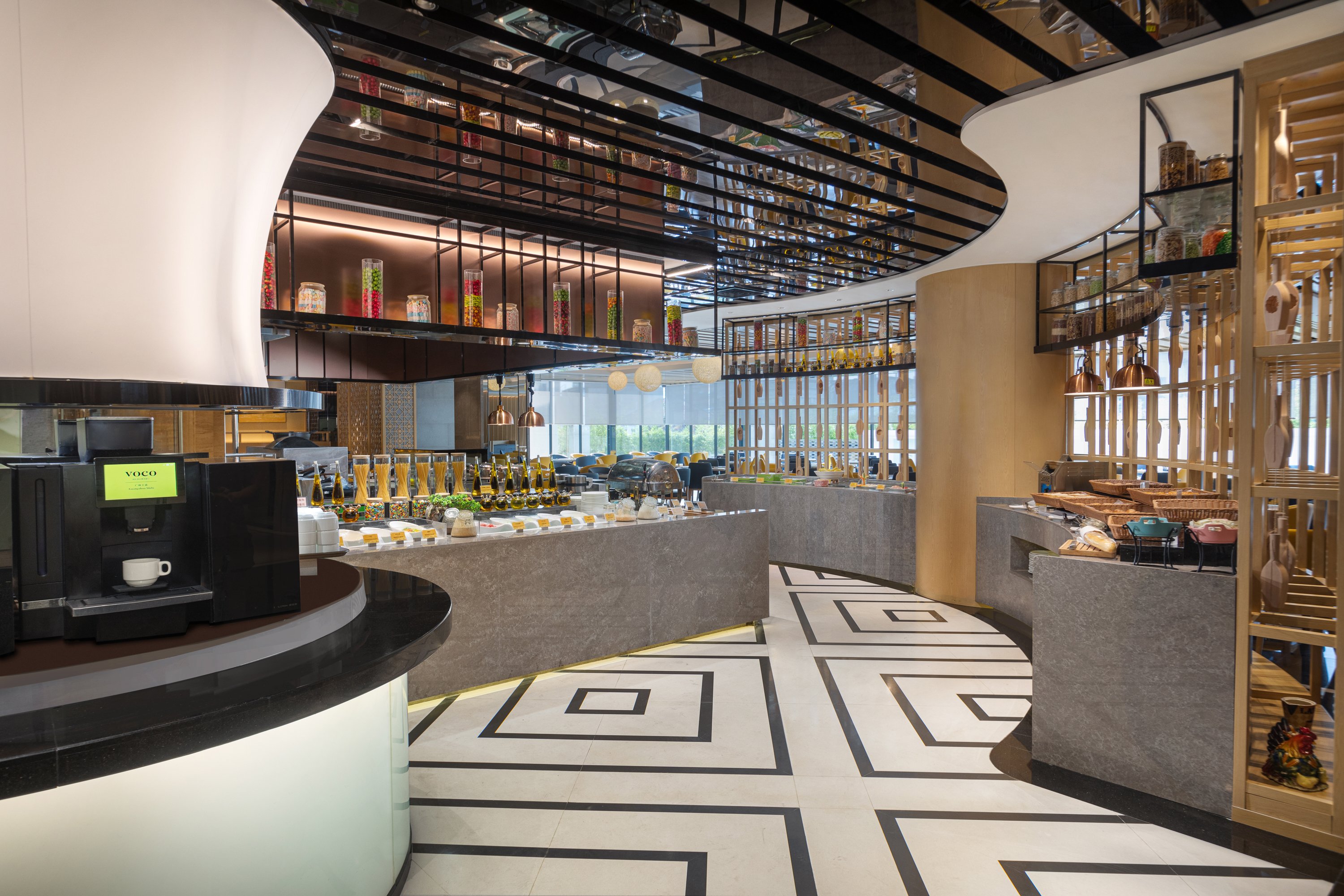 Sunny Holiday Inn by null