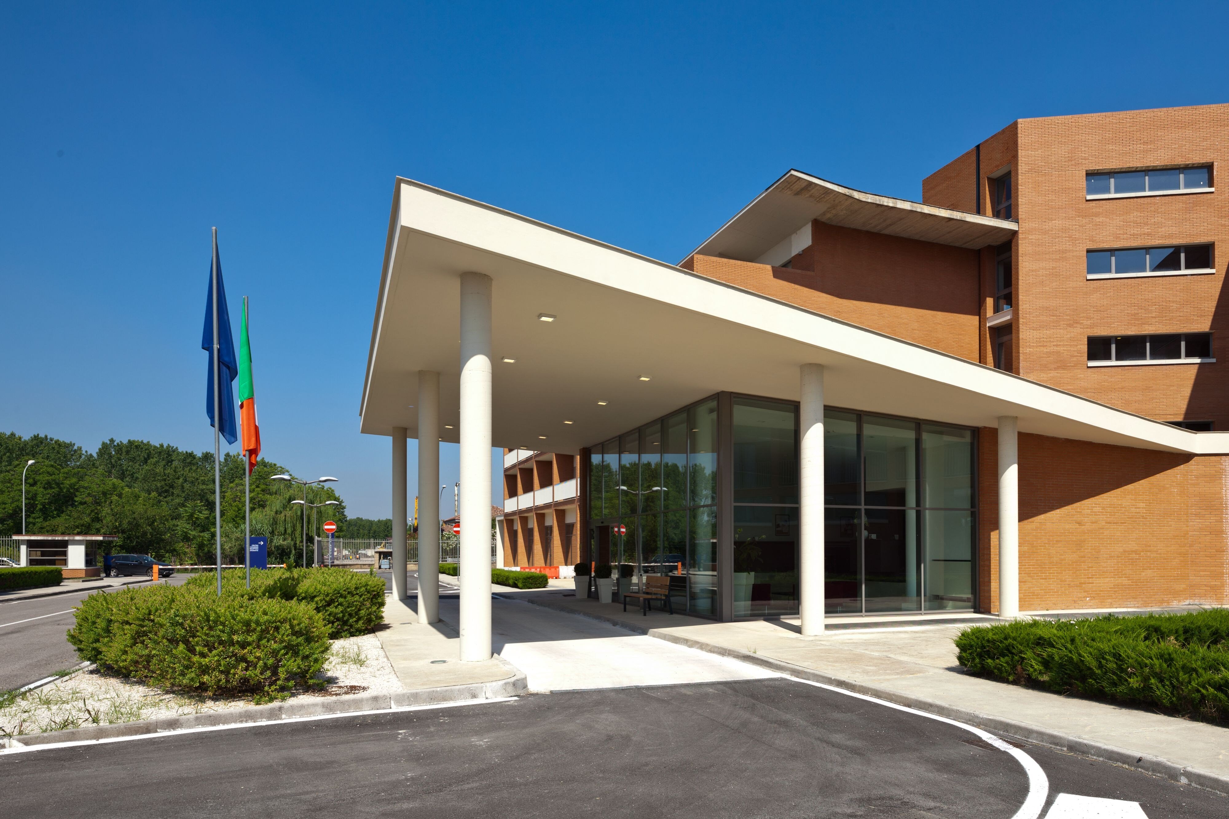 Inn Naples Airport image