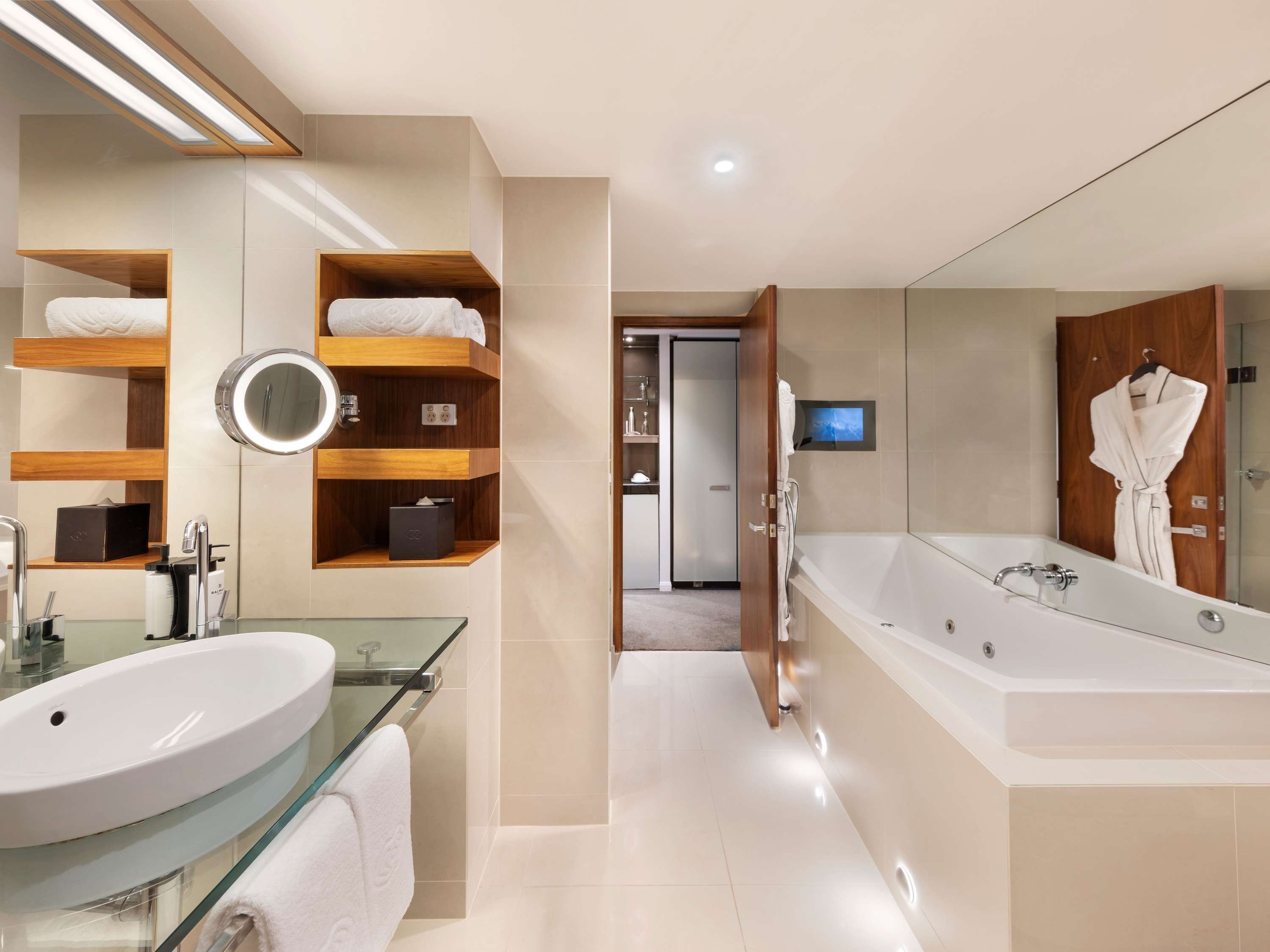 Sofitel Queenstown Hotel and Spa by null