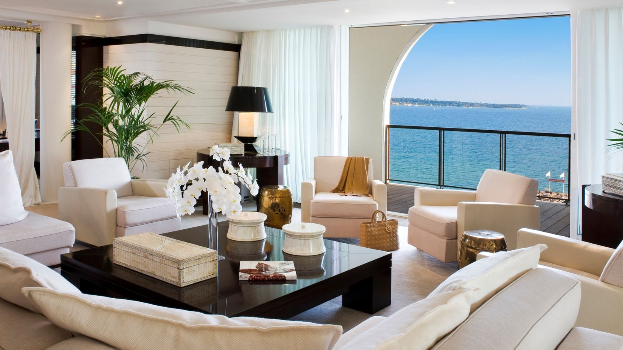 Hotel Barrière Le Majestic Cannes by null