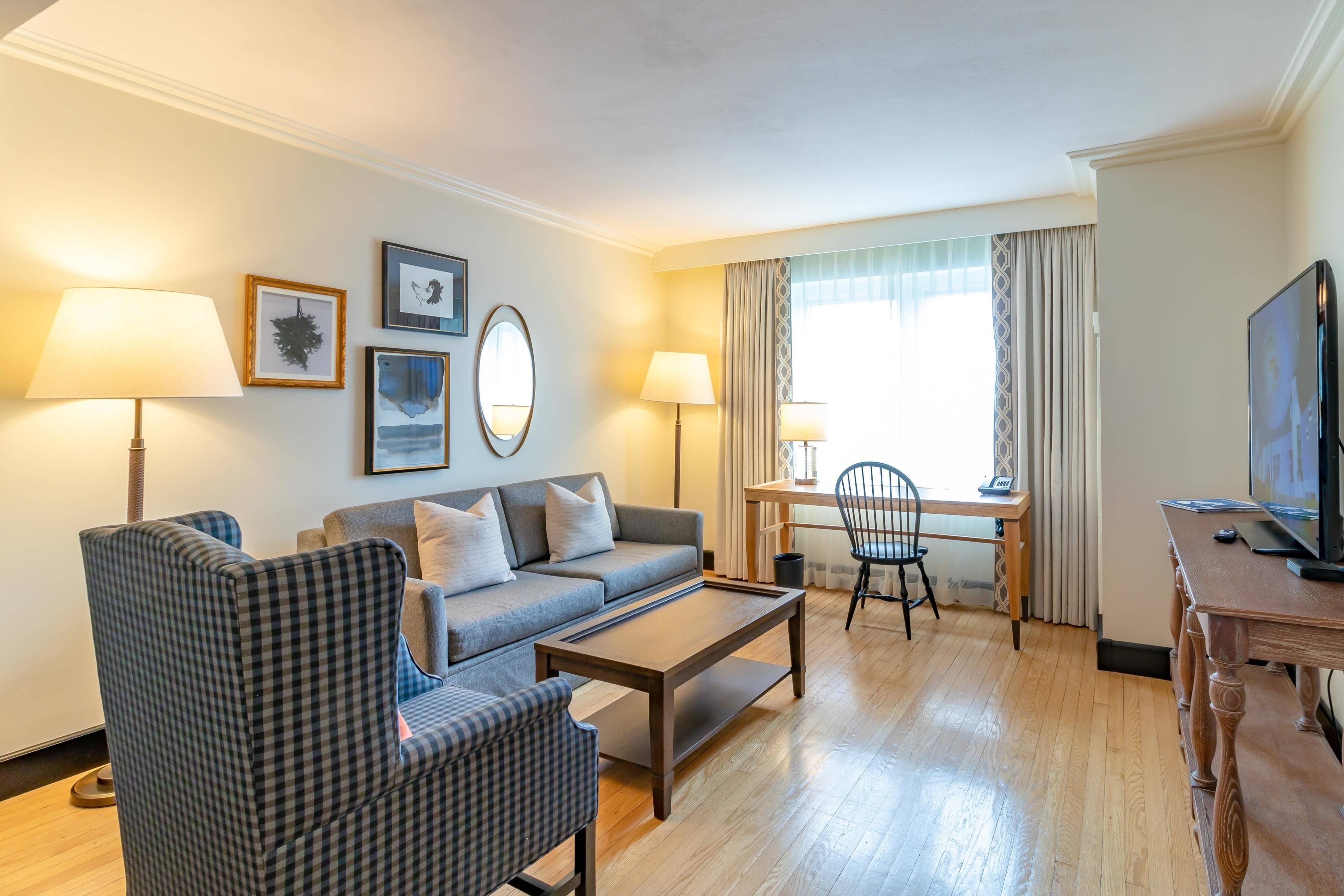 Williamsburg Lodge, Autograph Collection by null