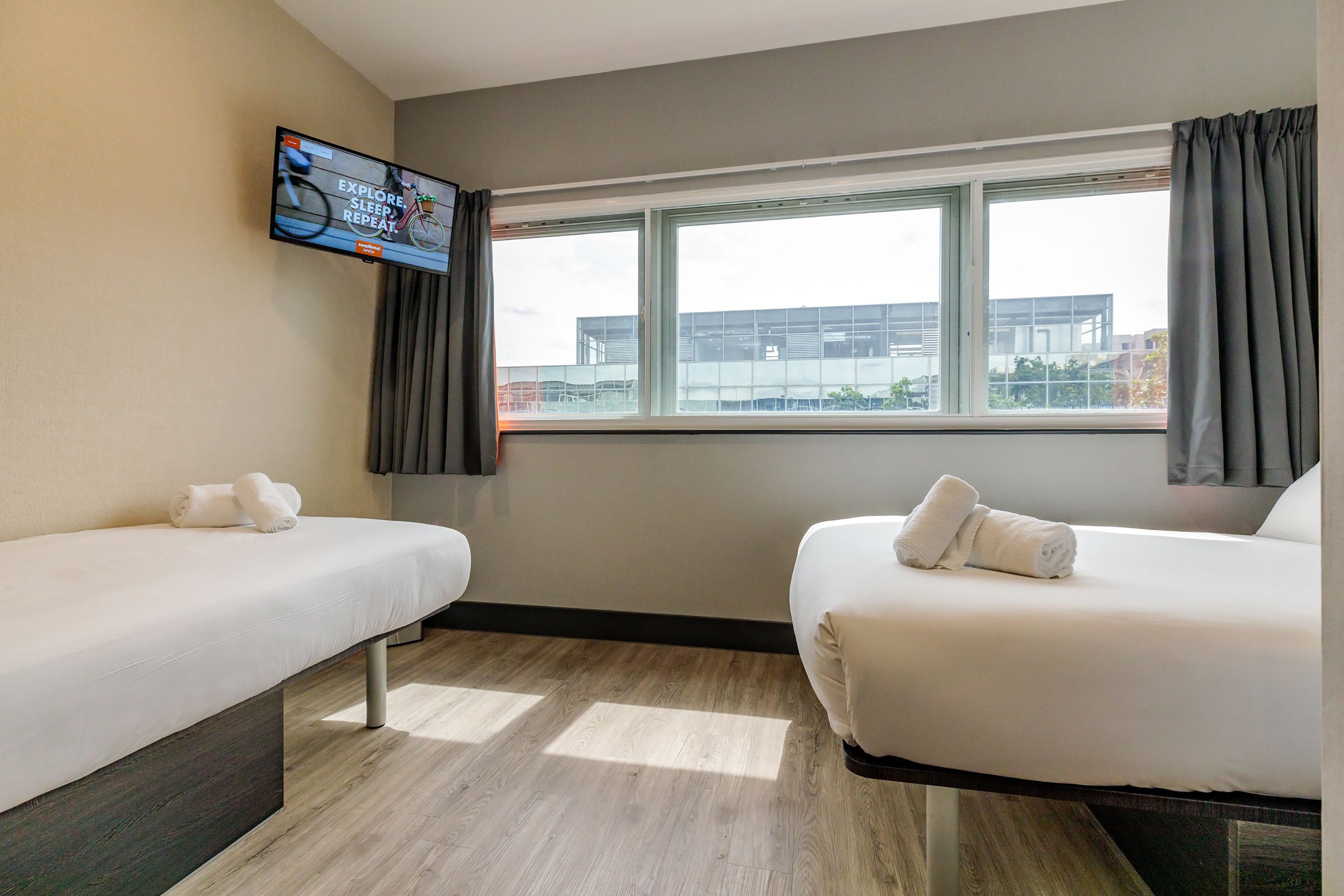 easyHotel Leeds City Centre photo 8