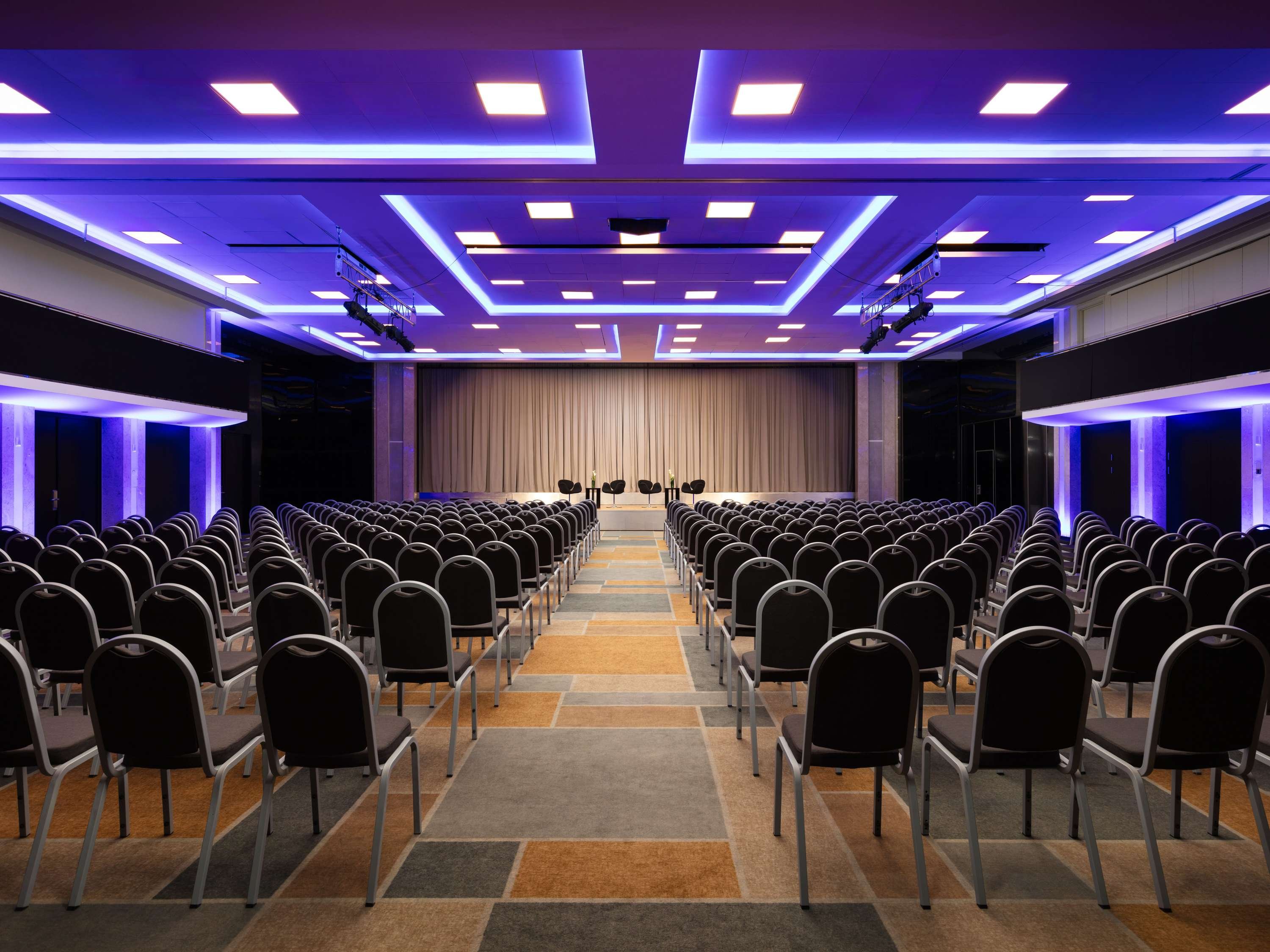 Sofitel Warsaw Victoria by null