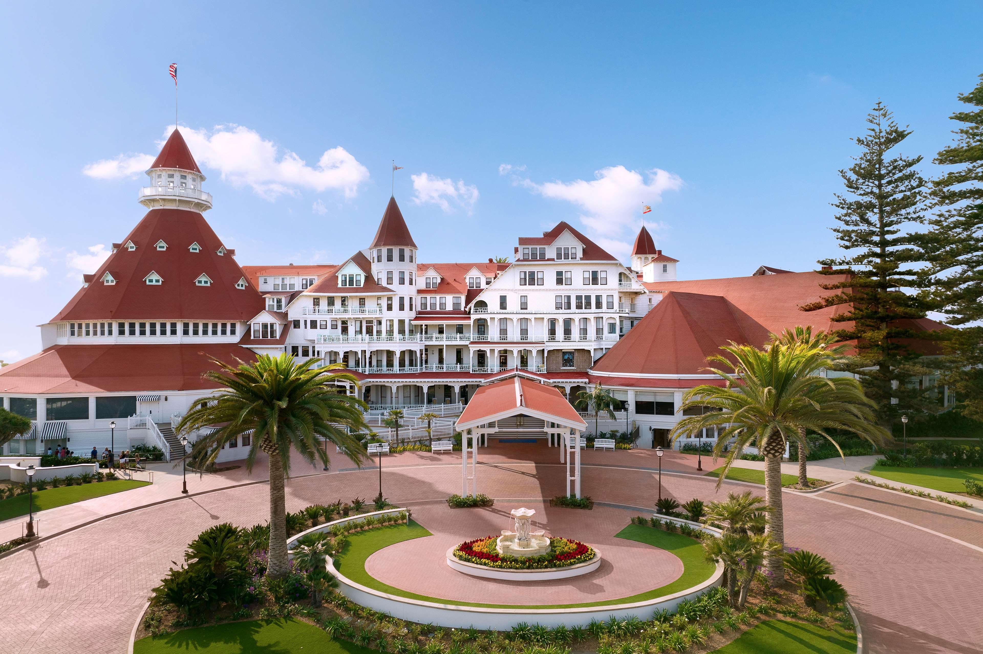 Hotel del Coronado by Google