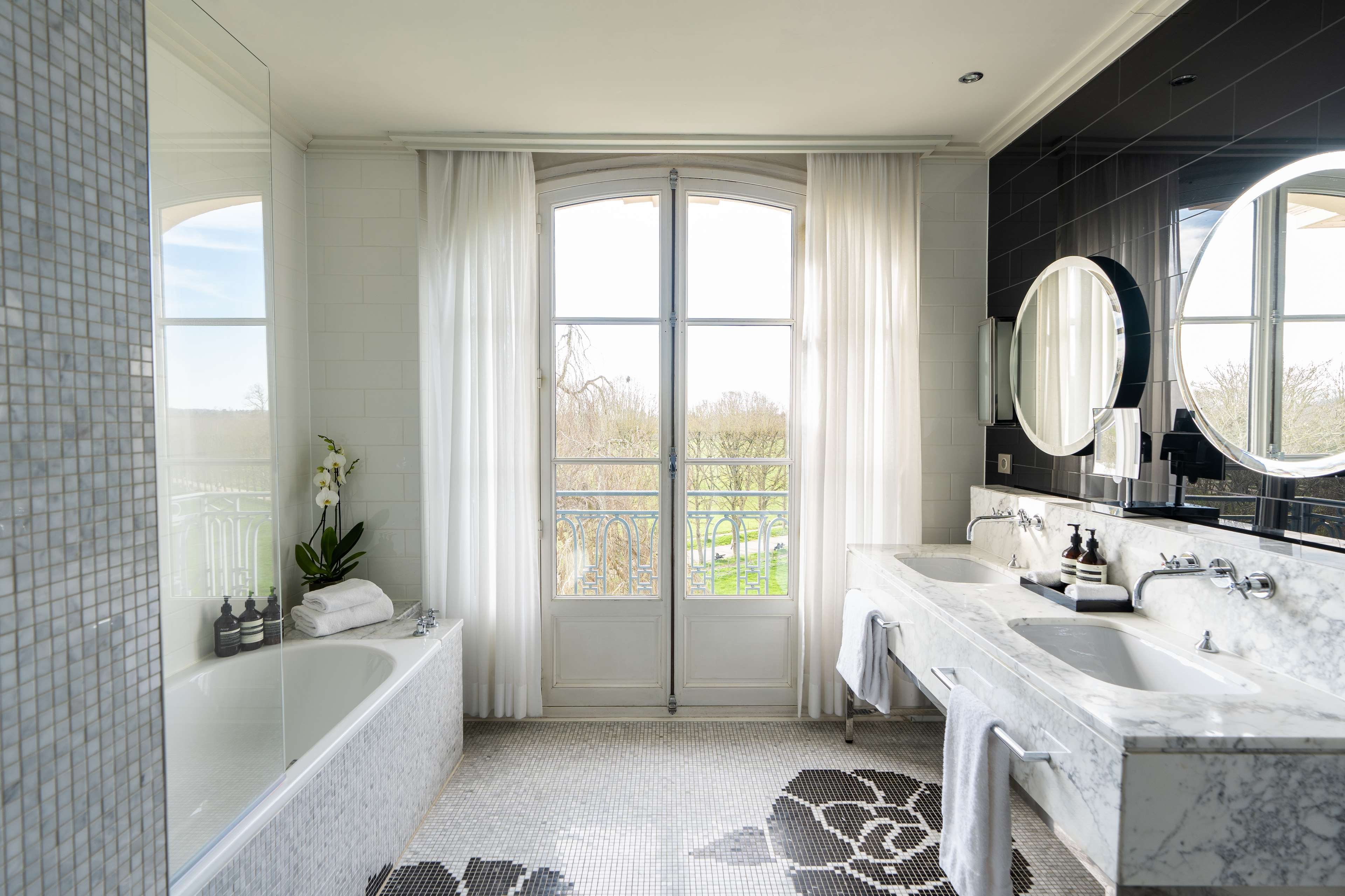 Waldorf Astoria Versailles - Trianon Palace by null