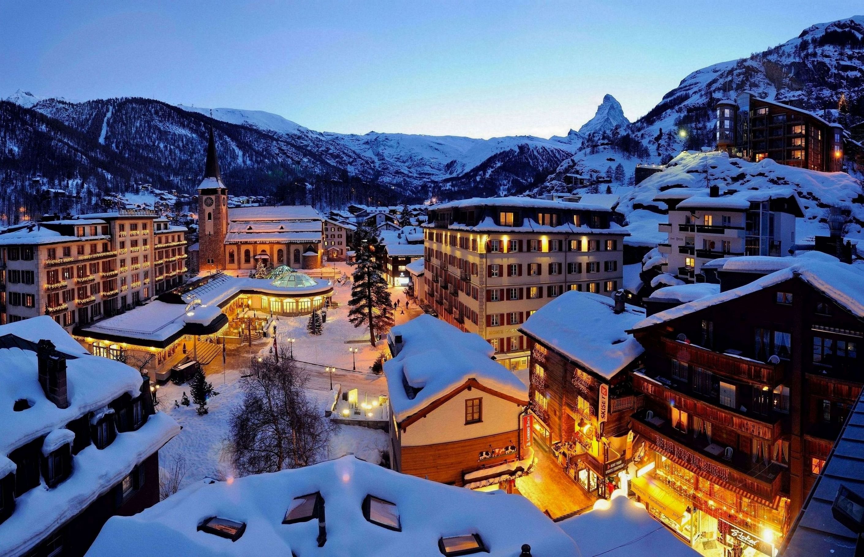 Monte Rosa Hotel by null
