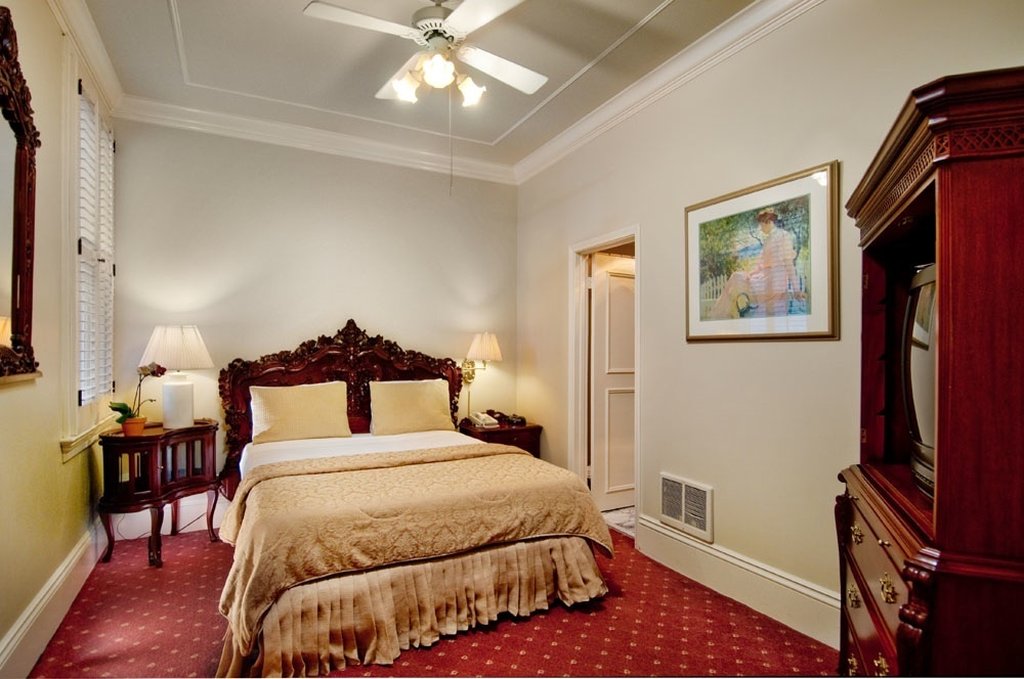 The Monterey Hotel by null