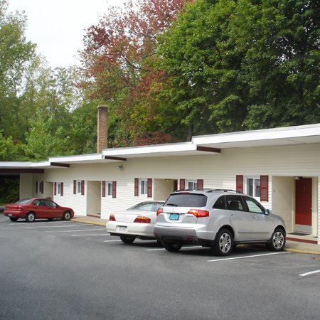 Bedford Motel image