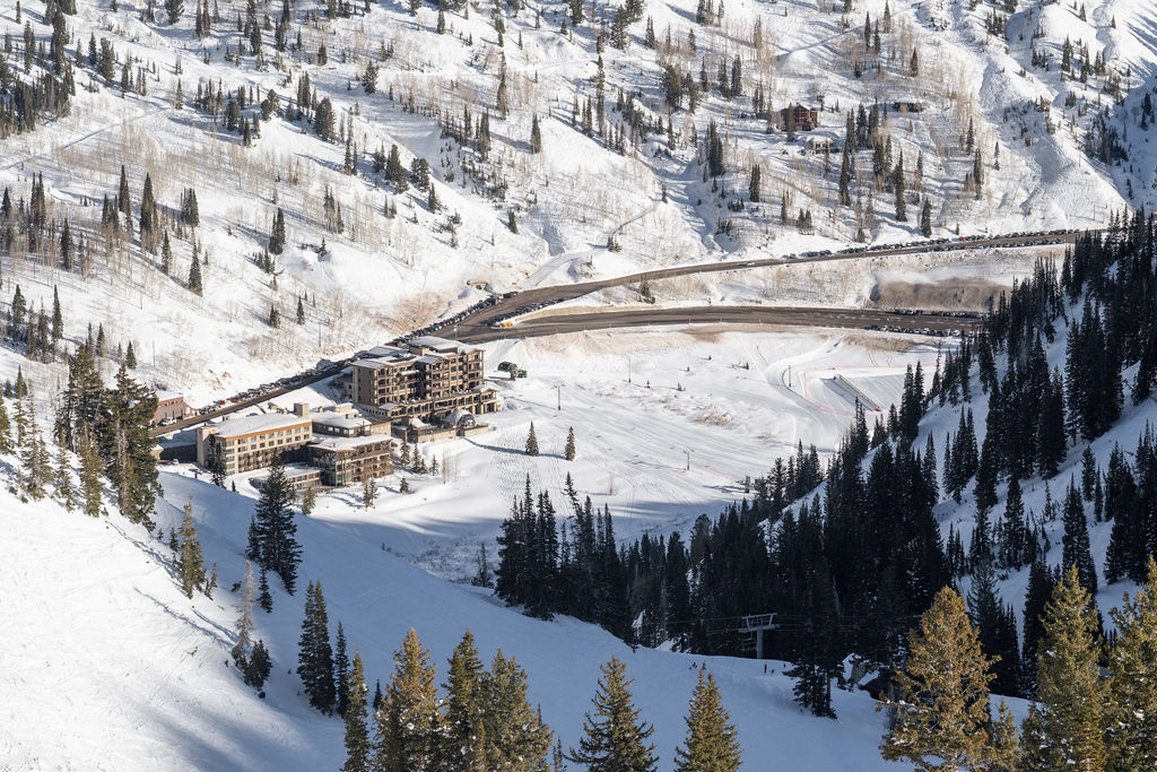 Snowpine Lodge by null