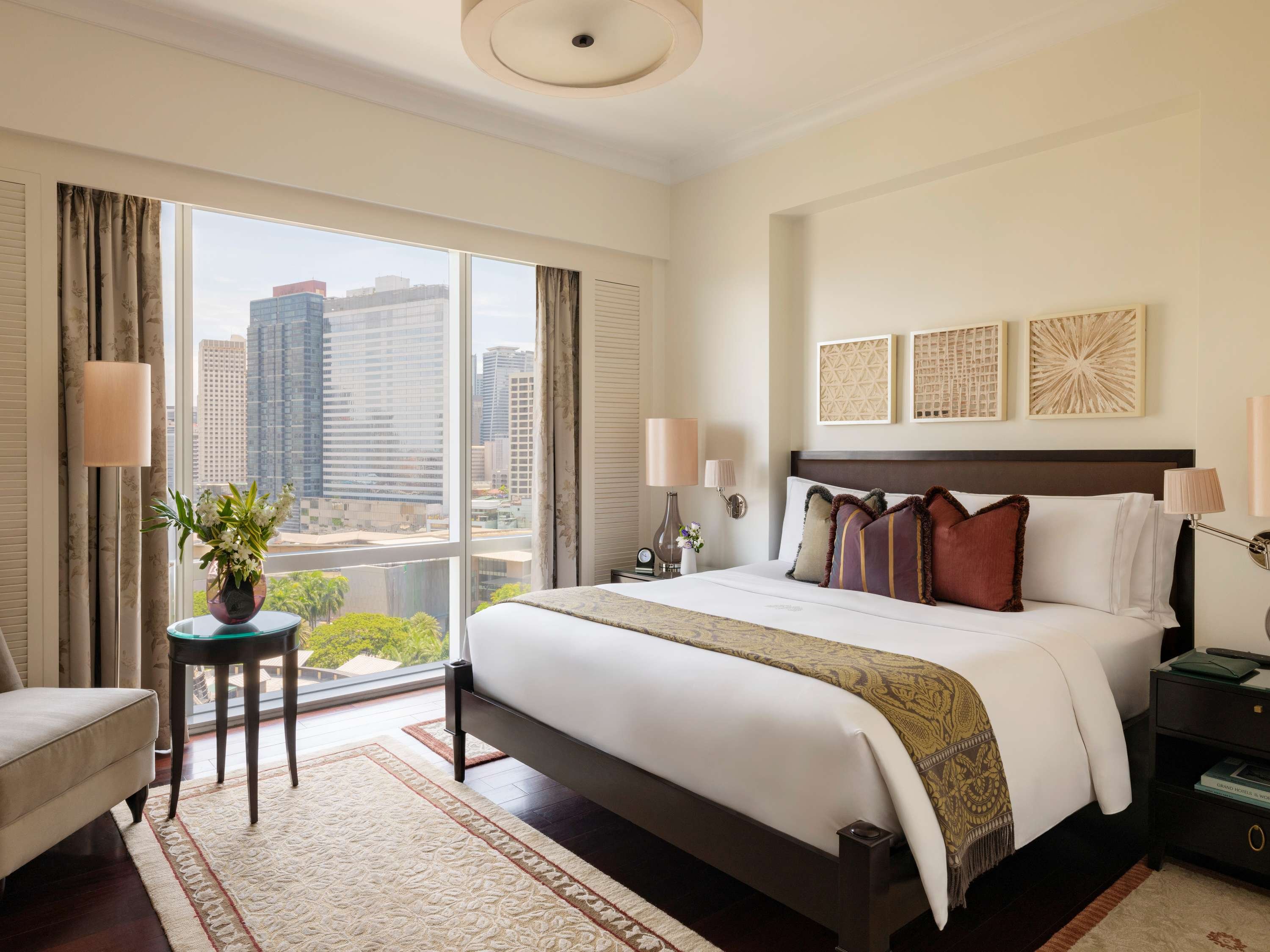 Raffles Makati by null