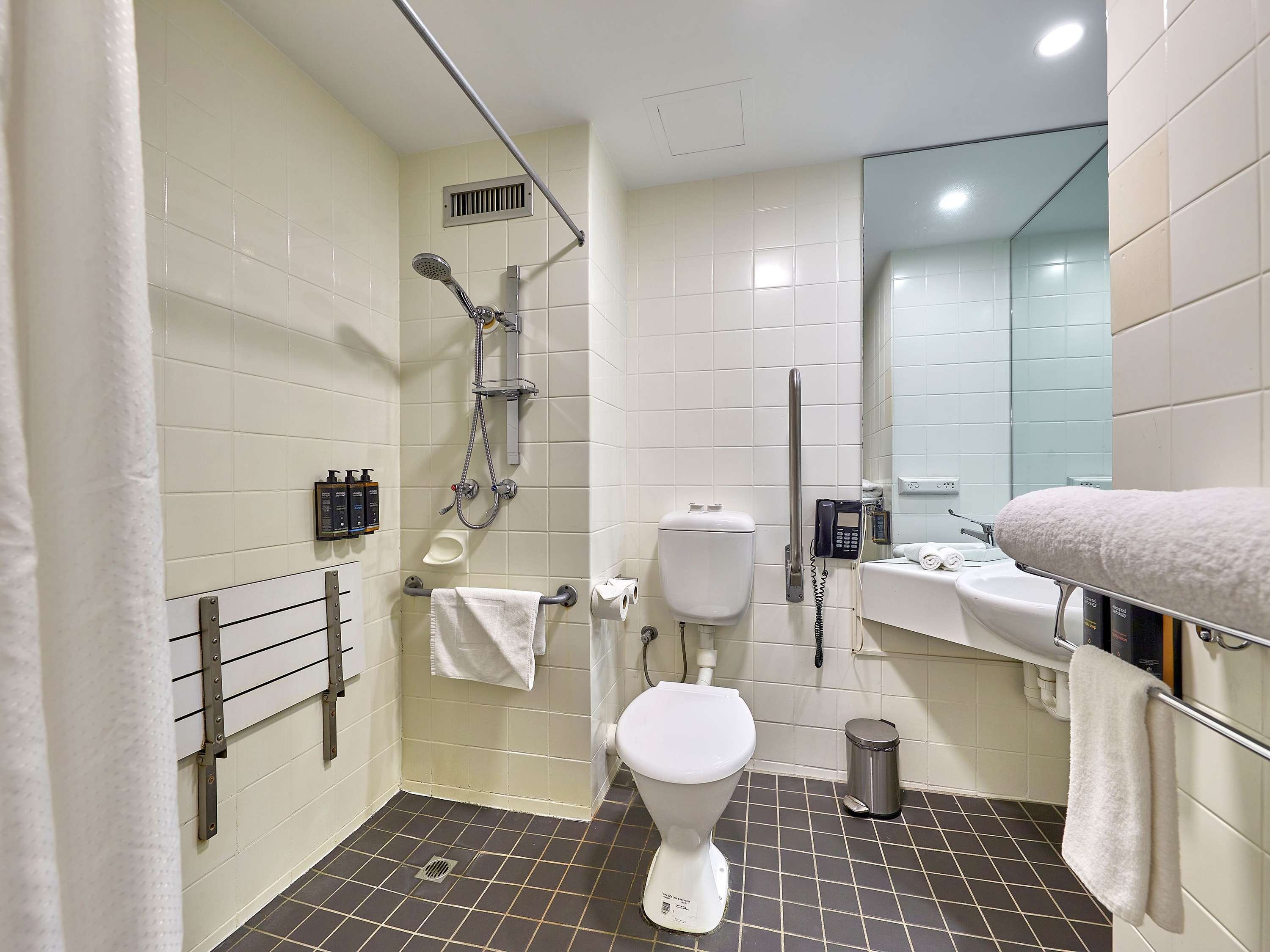 Mercure Perth On Hay by null