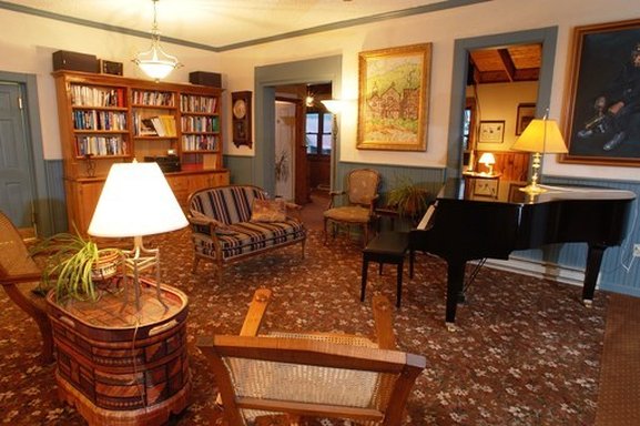 Elk Mountain Lodge by null
