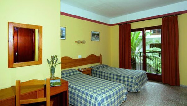 azuLine Hotel S´Anfora & Fleming by null