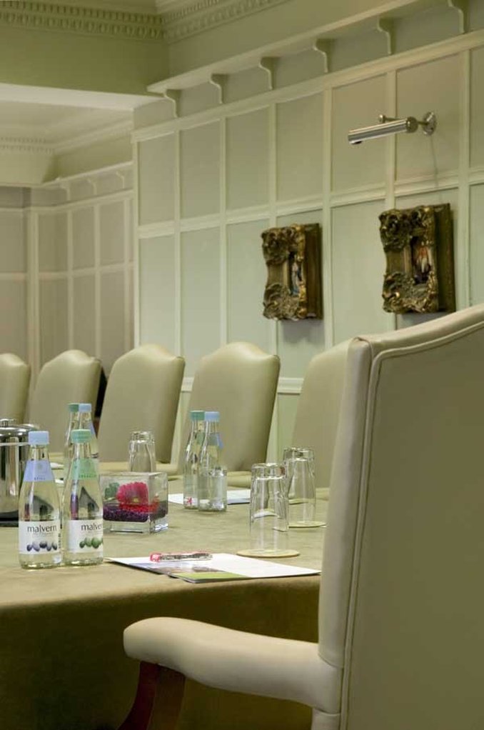 Brandshatch Place Hotel & Spa by null