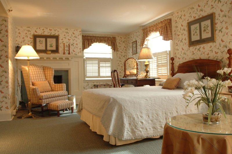 Roger Sherman Inn by null