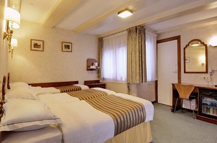 Hotel Atlanta by null