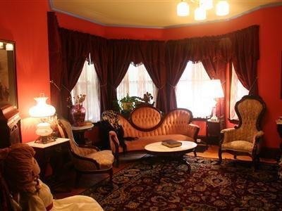 Inn at the Oaks by null