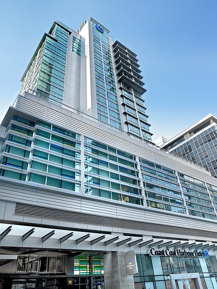 Coast Coal Harbour Vancouver Hotel by APA by null