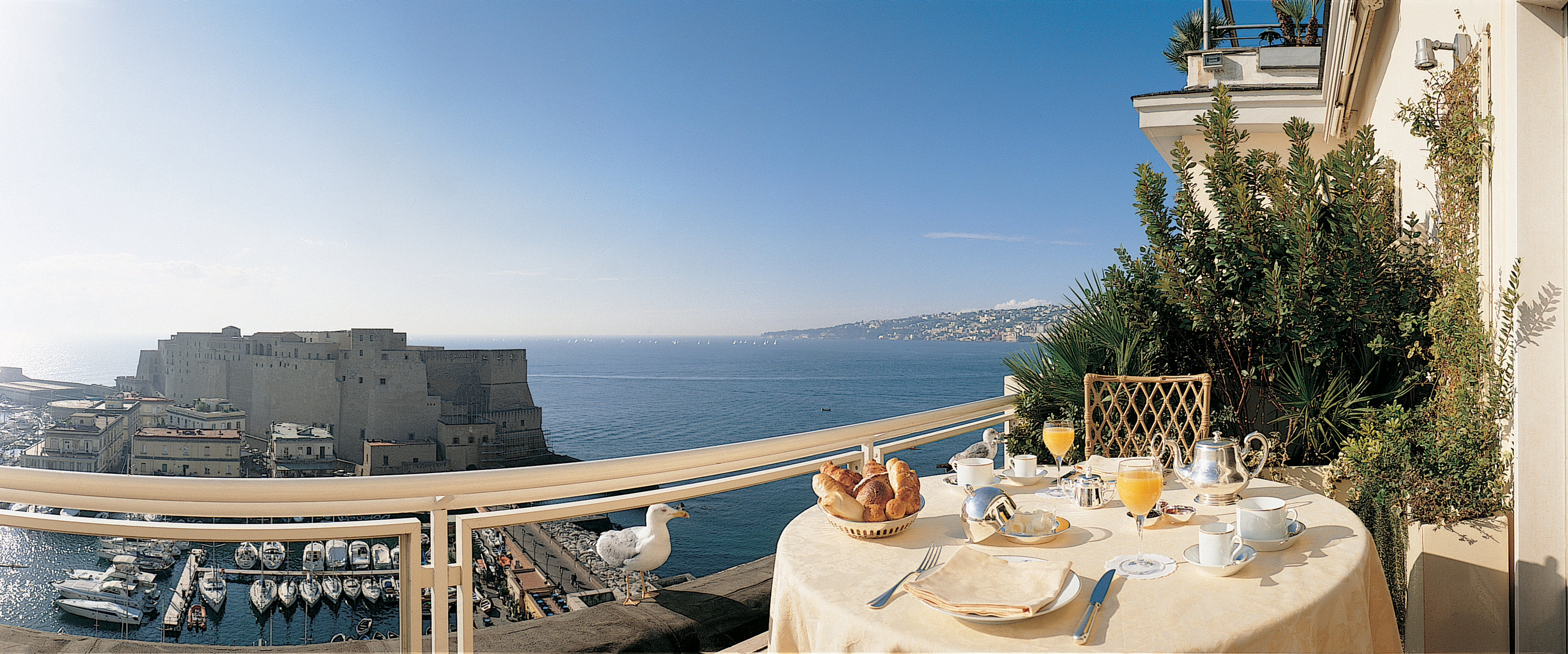 Grand Hotel Vesuvio by null