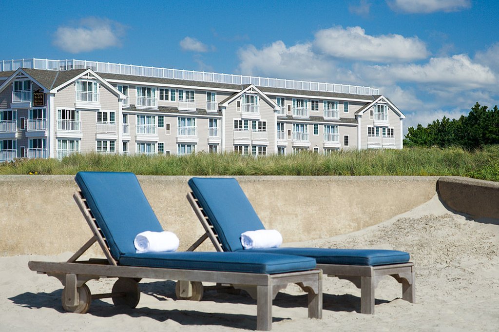Newport Beach Hotel & Suites