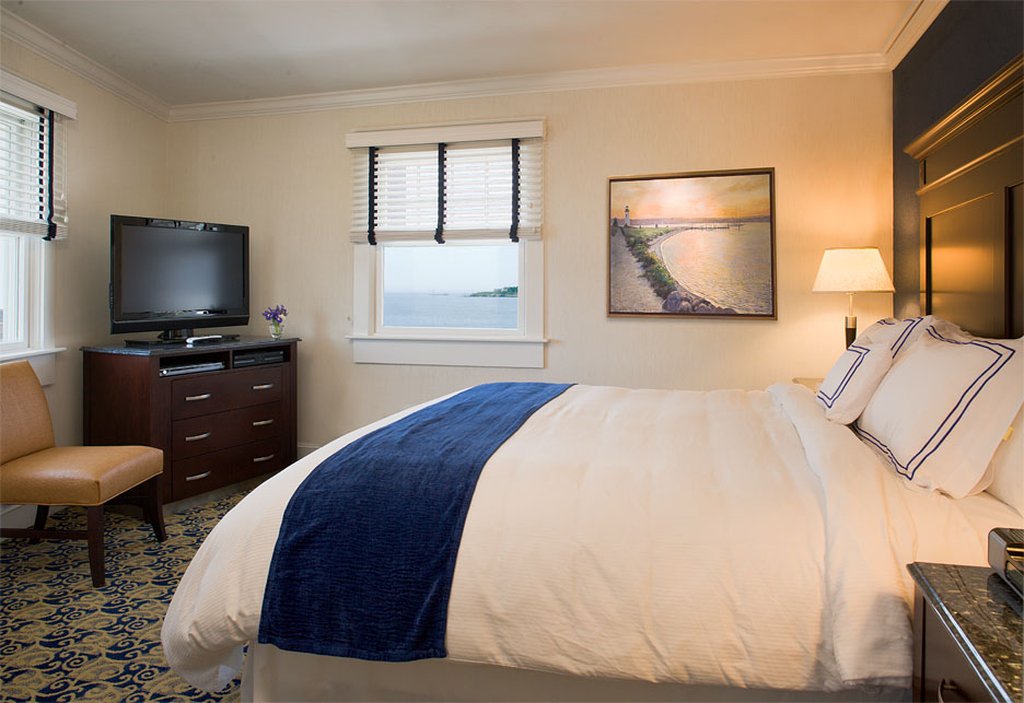 Newport Beach Hotel & Suites by null