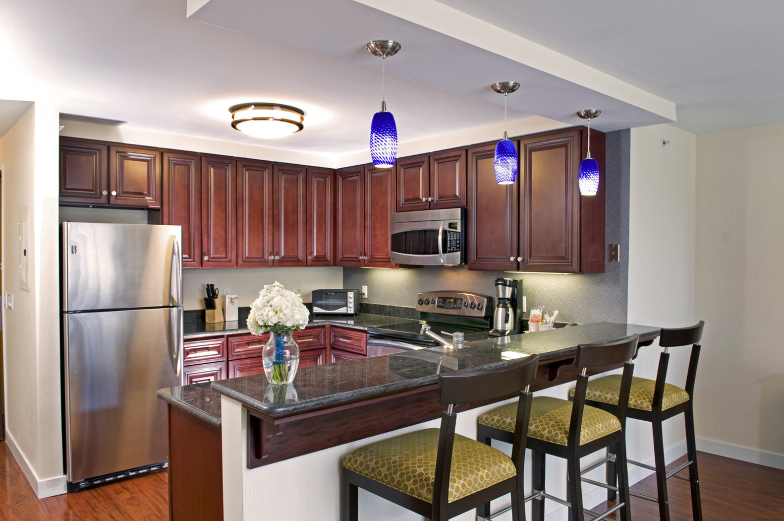 Newport Beach Hotel & Suites by null