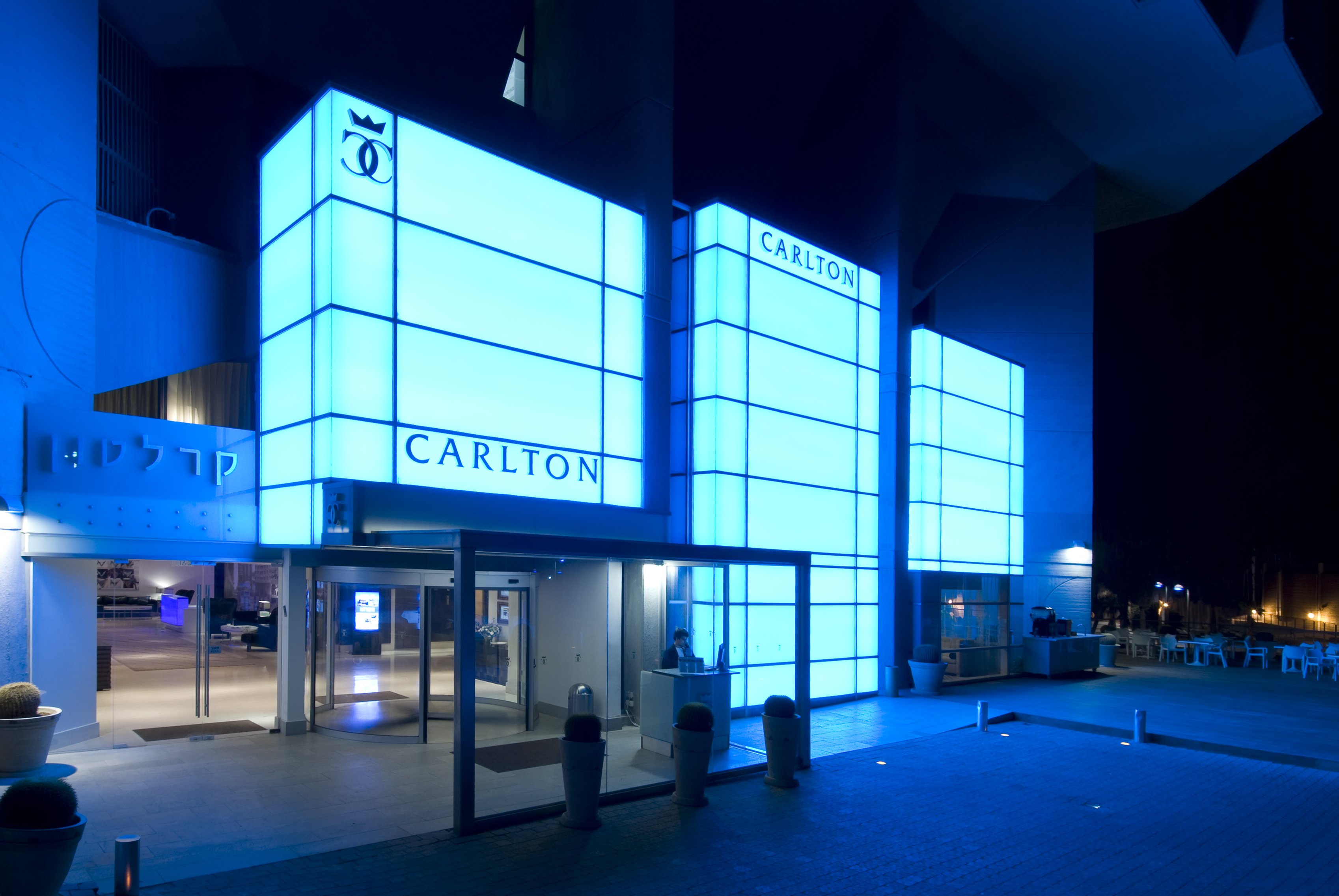 Carlton by null