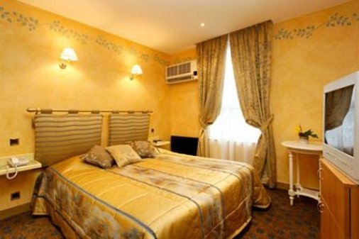 Logis Hôtel le Médicis by null