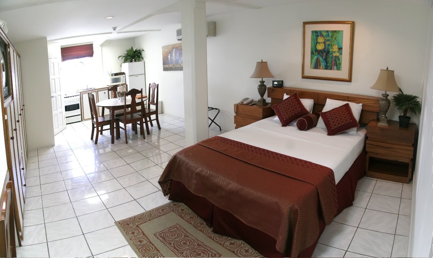 Tradewinds Hotel by null