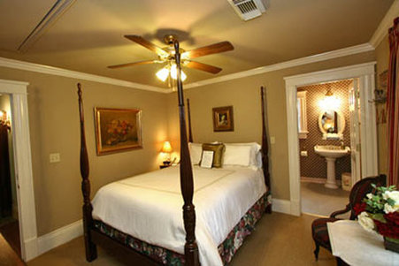 Sara's Inn on the Boulevard by null