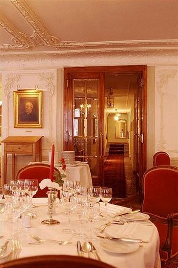 Monte Rosa Hotel by null