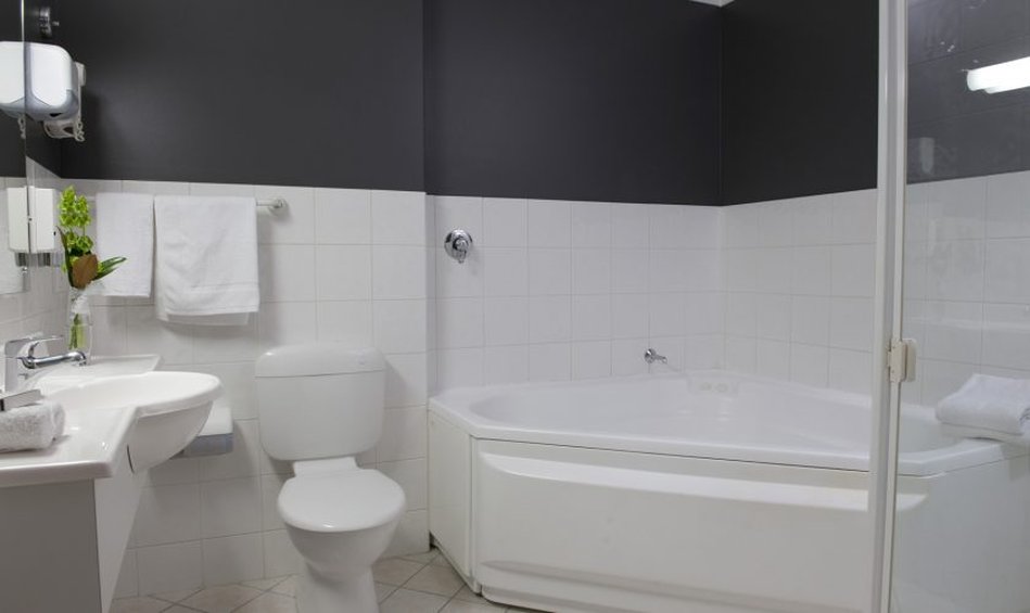 Adelaide Riviera Hotel by null