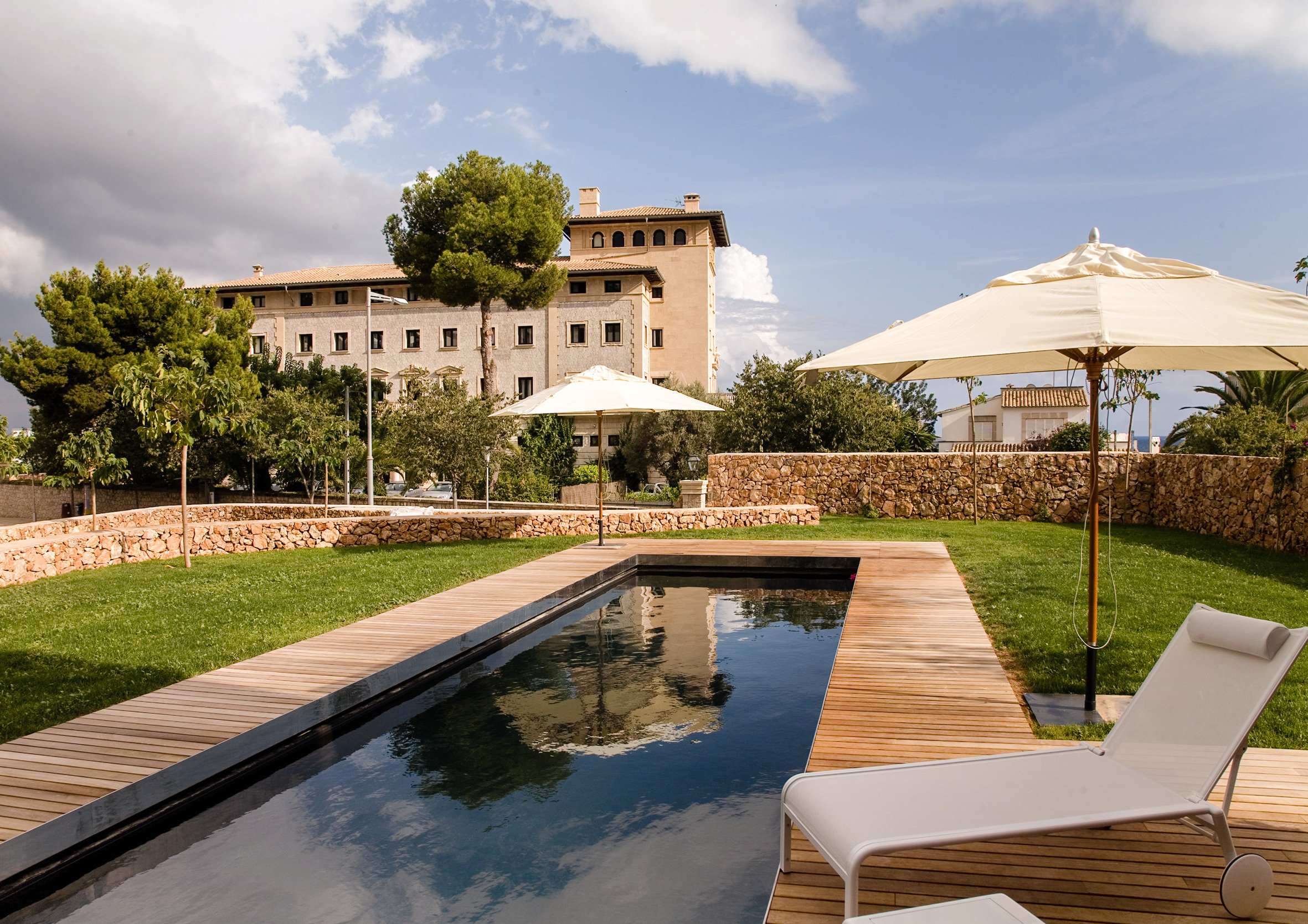 Hospes Maricel by null