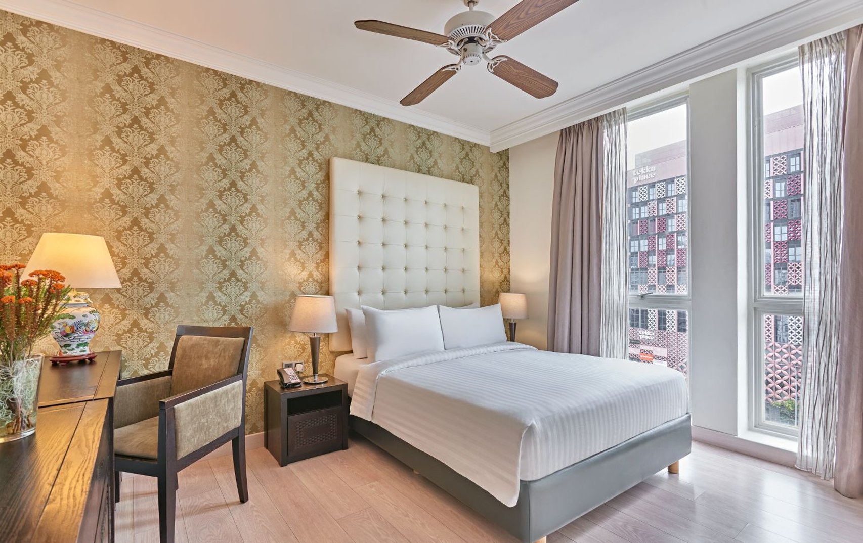 Village Hotel Albert Court by null