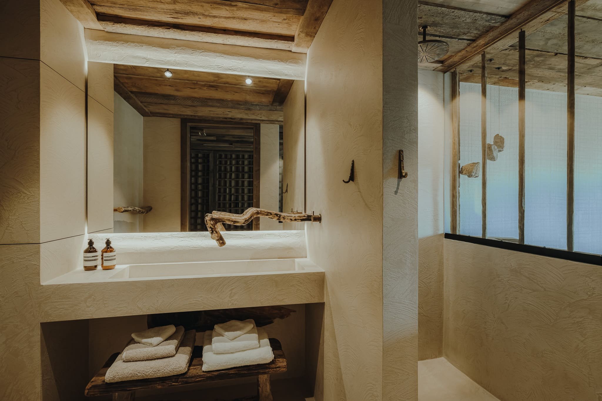 eriro Alpine Hide by null