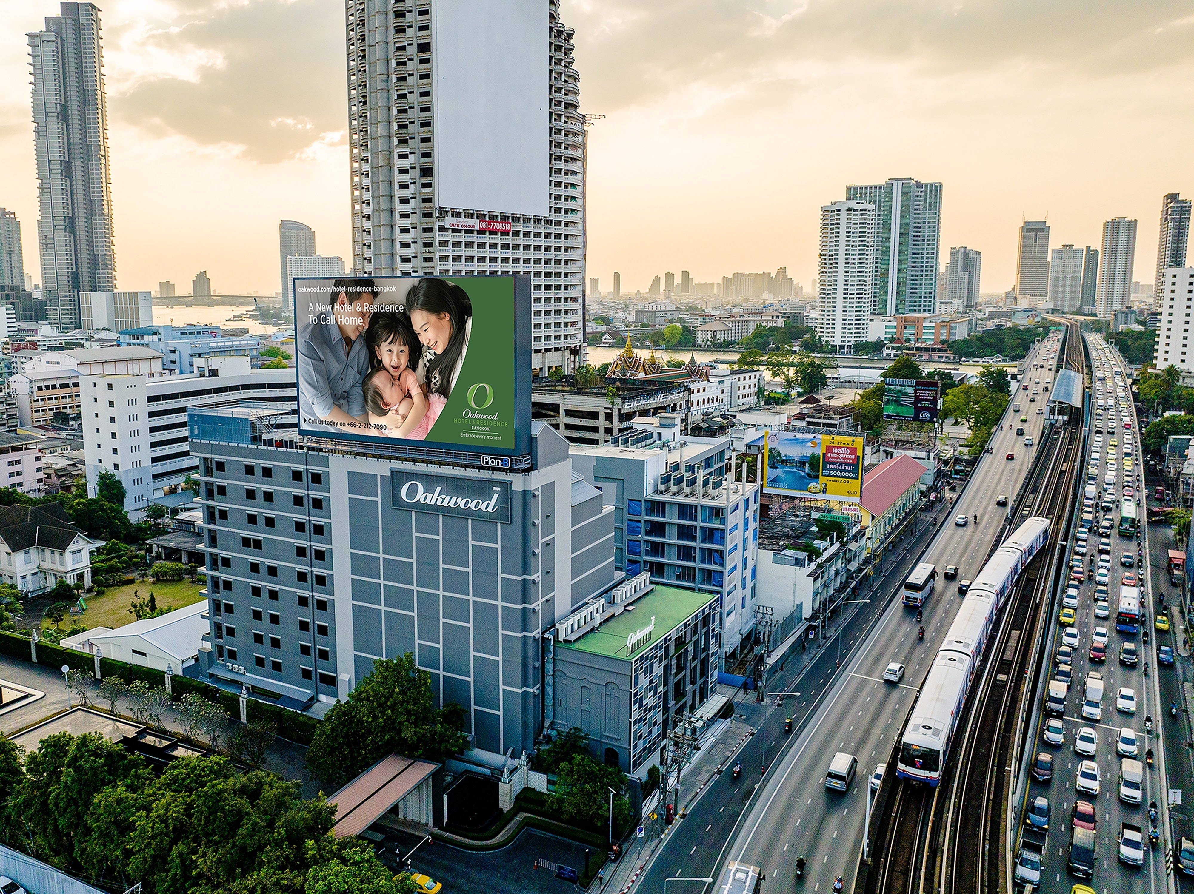 Oakwood Hotel & Residence Bangkok by null