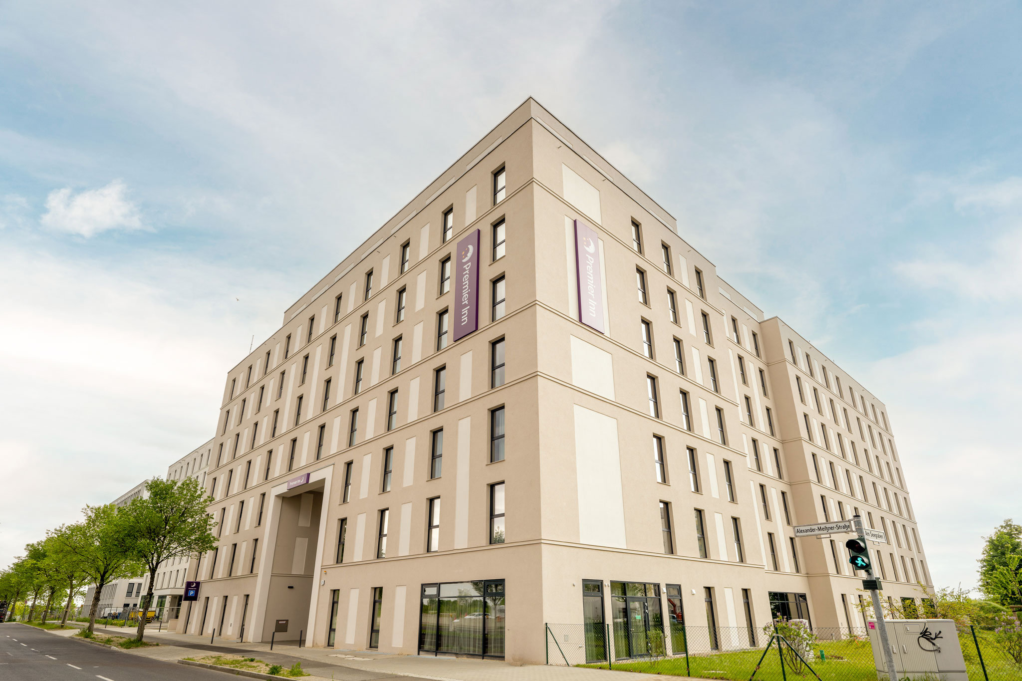 MEININGER Hotel Berlin Airport photo 5