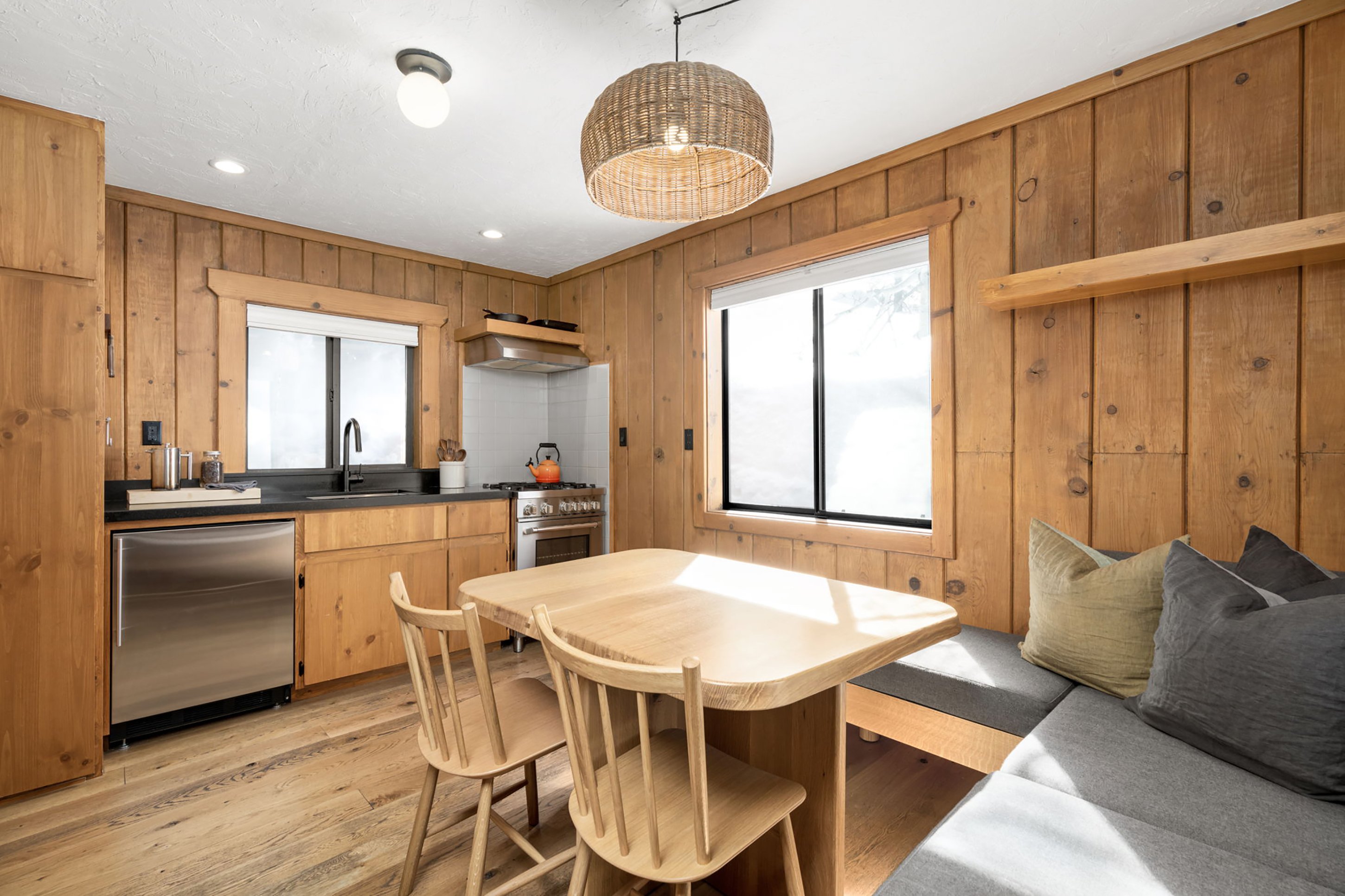 Desolation Hotel Hope Valley by null