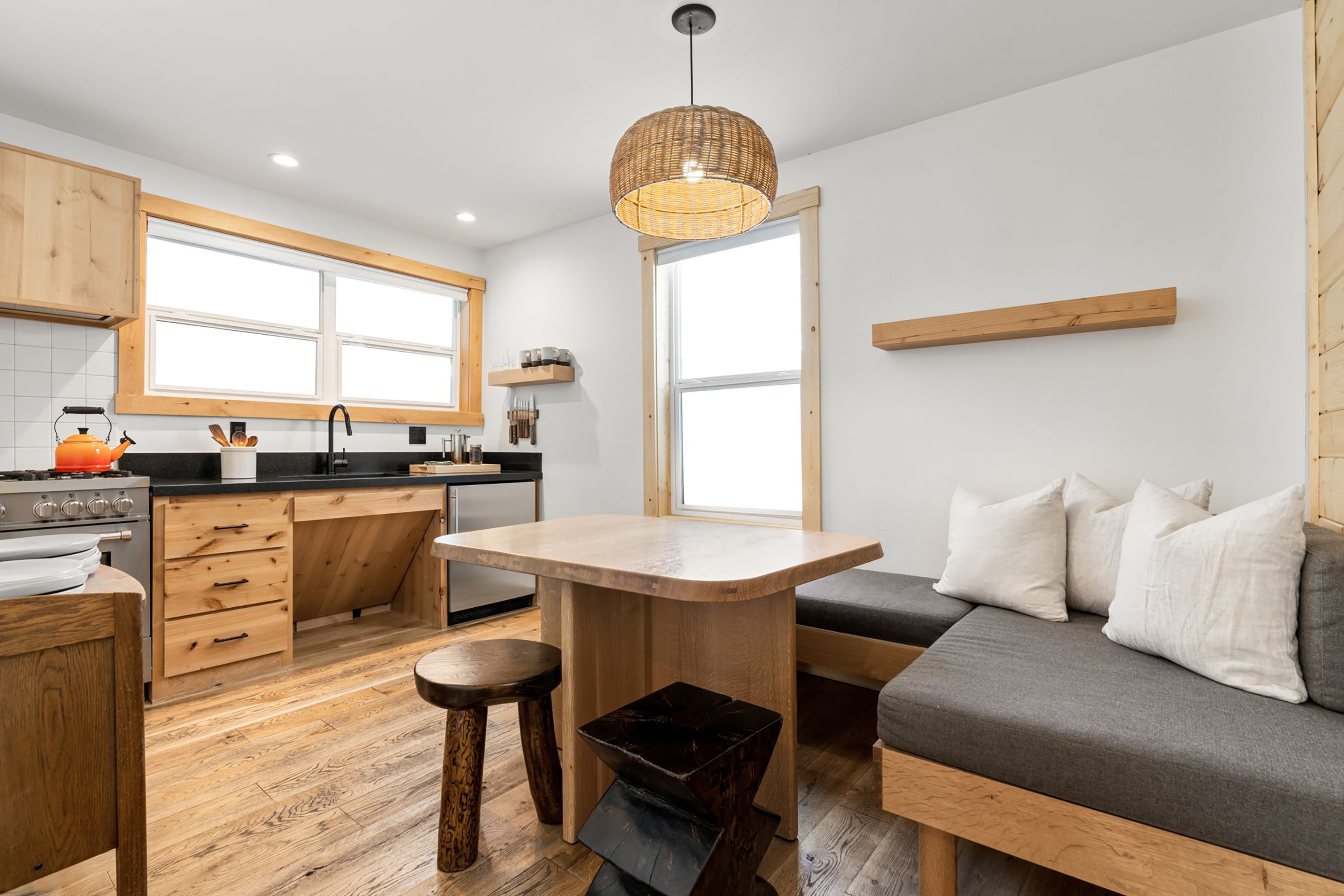 Desolation Hotel Hope Valley by null