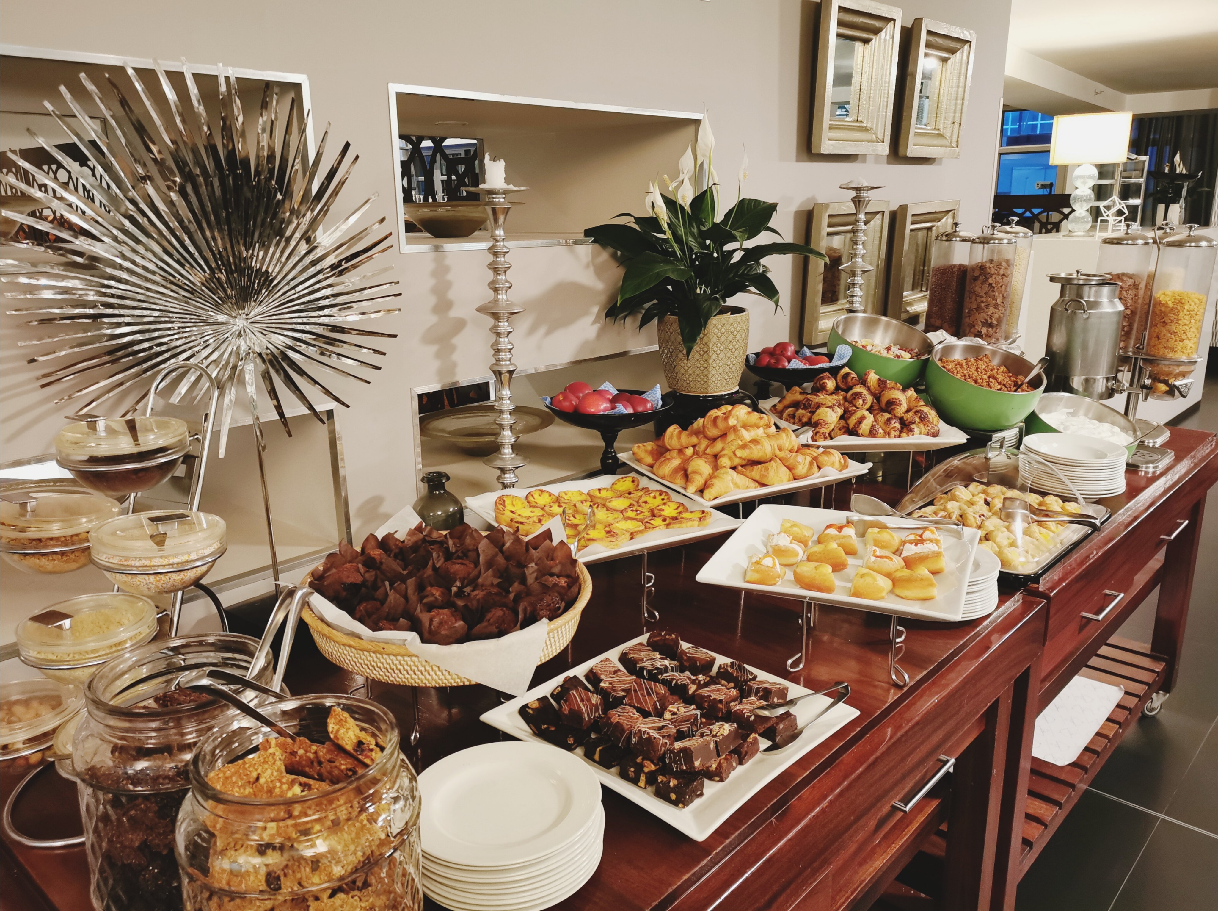 DoubleTree by Hilton Cape Town - Upper Eastside by null